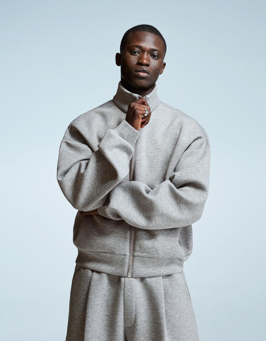 Bundfaltenhose aus Funktionsstoff - Basics - Herren | Bershka DE