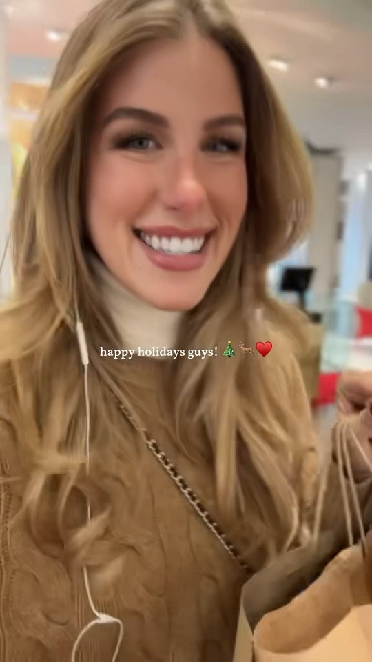 Come Christmas shopping with me at the 9 story Macy’s in Herald Square! Got a little something for everyone 🤍🎁

#LTKGiftGuide #LTKvlog #LTKHoliday