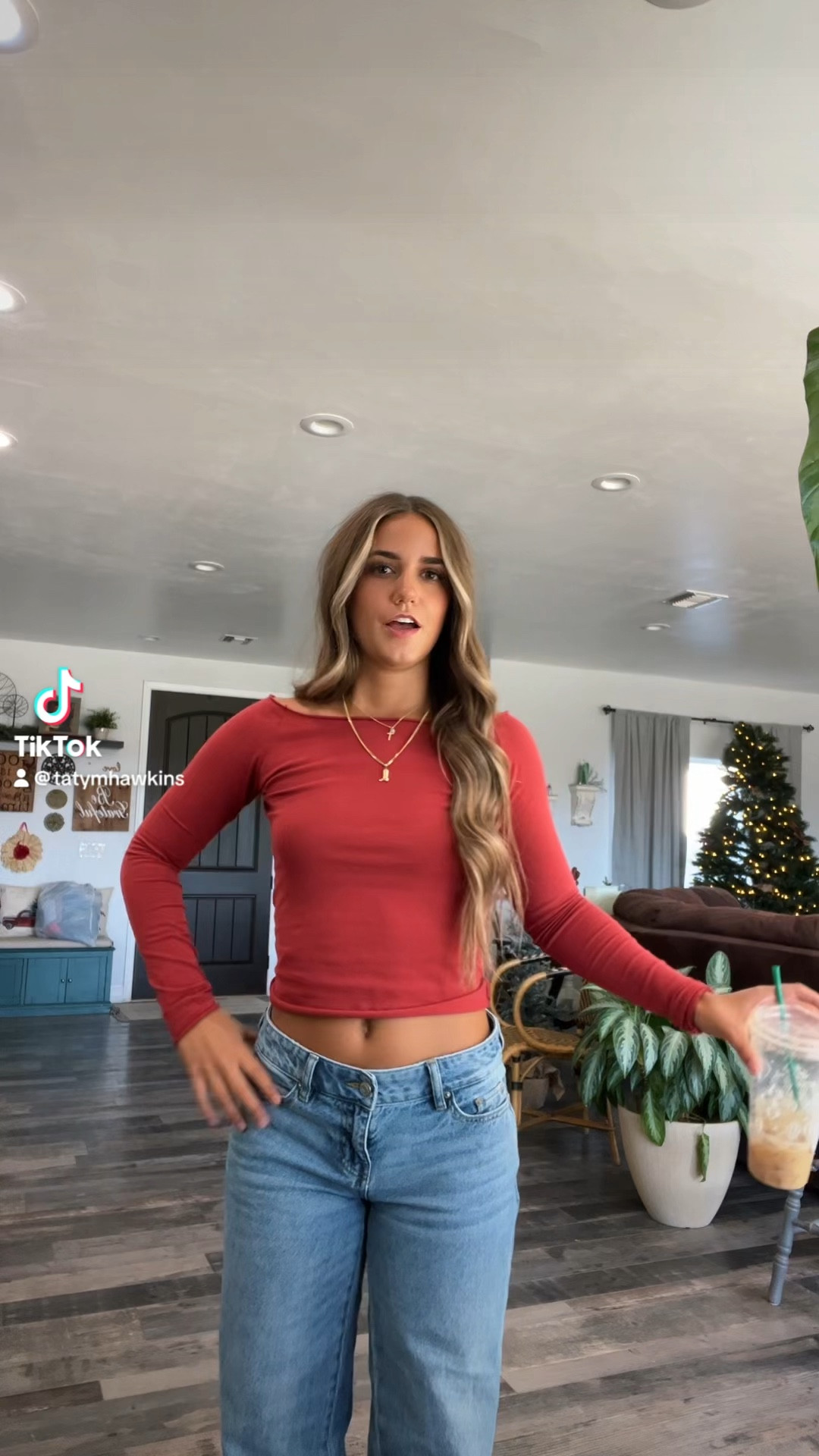 Fall/winter outfit inspo
Wearing 25 jeans, top one size