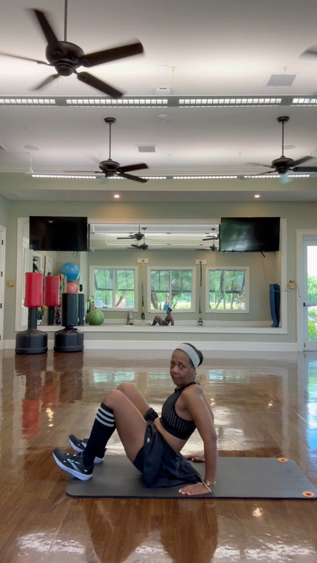 I workout harder if I like my outfit. You too? I’m wearing a size S in both top and bottoms.

#LTKActive #LTKFindsUnder100 #LTKOver40
