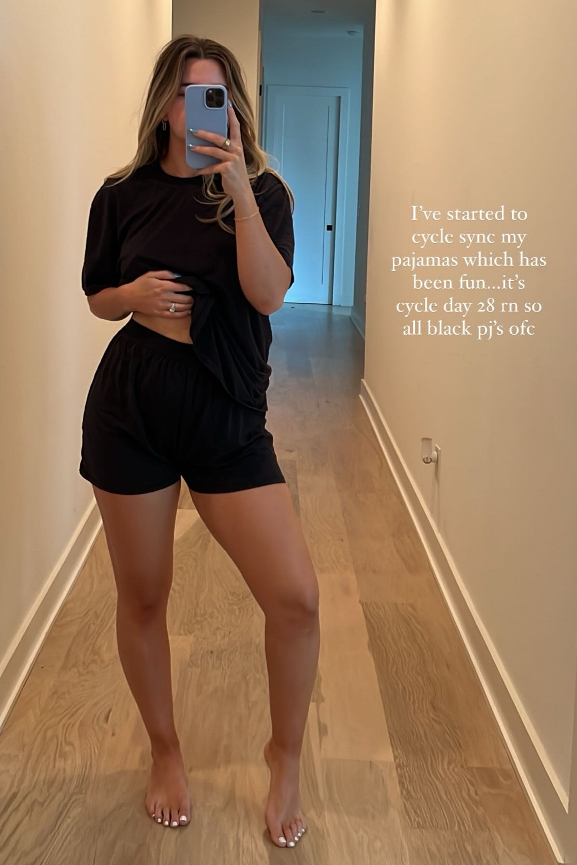 XL top, medium bottoms!!