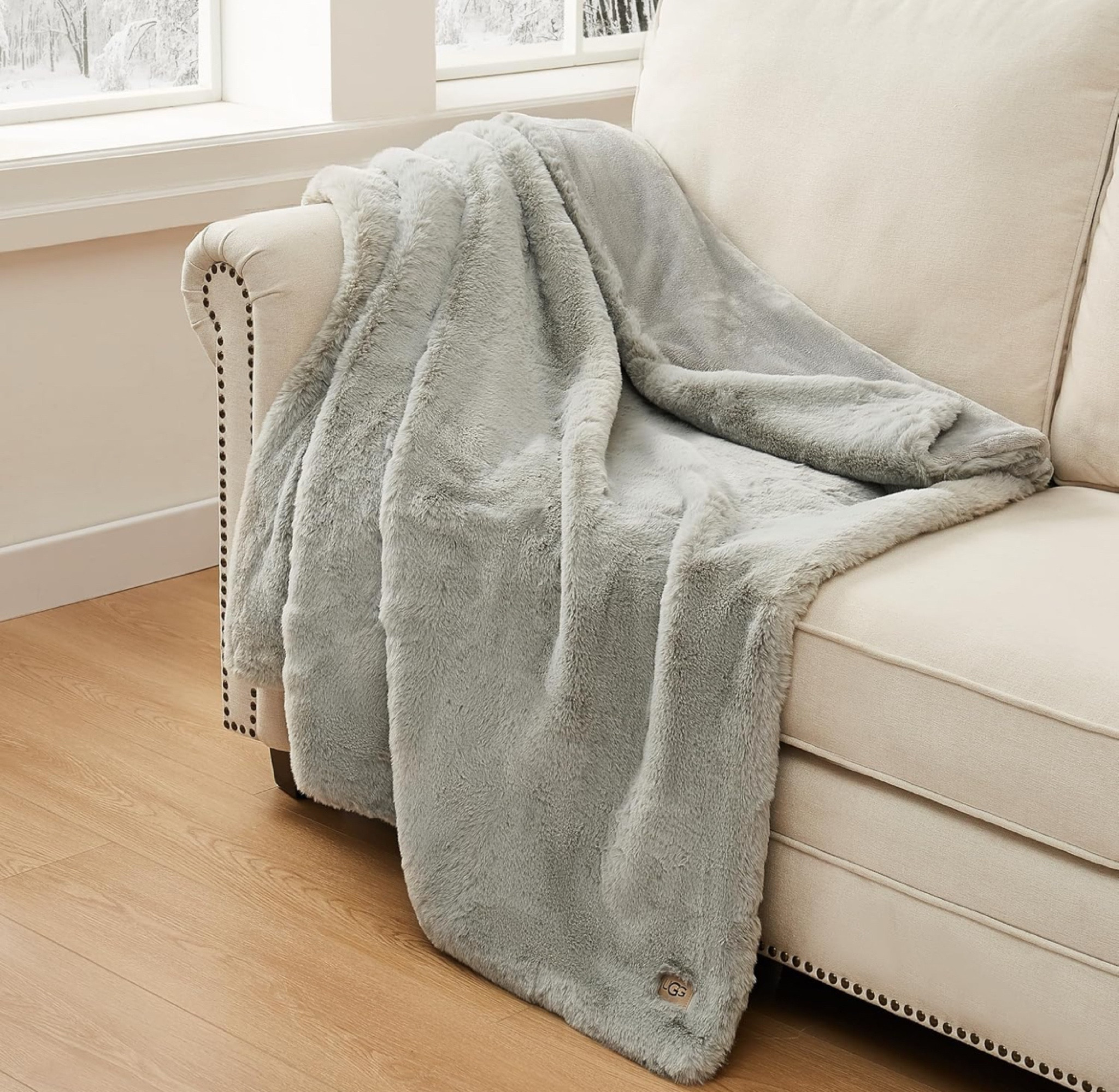 One of my fav throw blanket. Great deal! 

#LTKHome #LTKGiftGuide #LTKCyberWeek