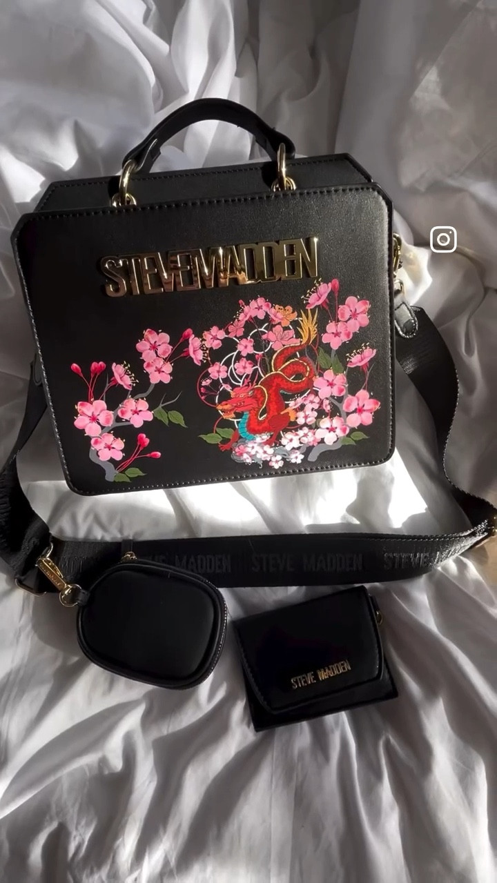 My boyfriend gifted me this gorgeous Steve Madden bag for Valentine Day!

LTKsalealert / LTKstyletip/ ltkfindsunder100 / ltkfindsunder50 / poshmark / Steve Madden / Steve Madden handbag / Steve Madden bag / lunar new year / dragon bag / dragon / black bag / crossbody bad / Steve Madden crossbody bag / black crossbody bag / Valentine’s Day / Valentine’s Day gift / Valentine’s Day gifts / Valentine’s Day gift idea / Valentine’s Day gift ideas / gifts for her / gift for her / Valentine’s Day gift for her 

#LTKMostLoved #LTKGiftGuide #LTKitbag