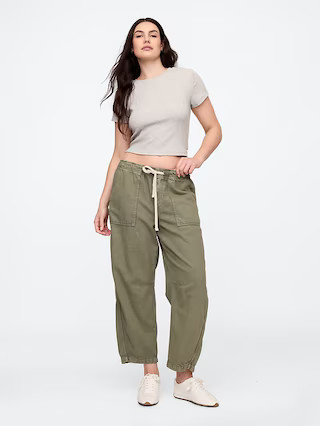 Mid Rise Pull-On Soft Barrel Jeans | Gap Factory