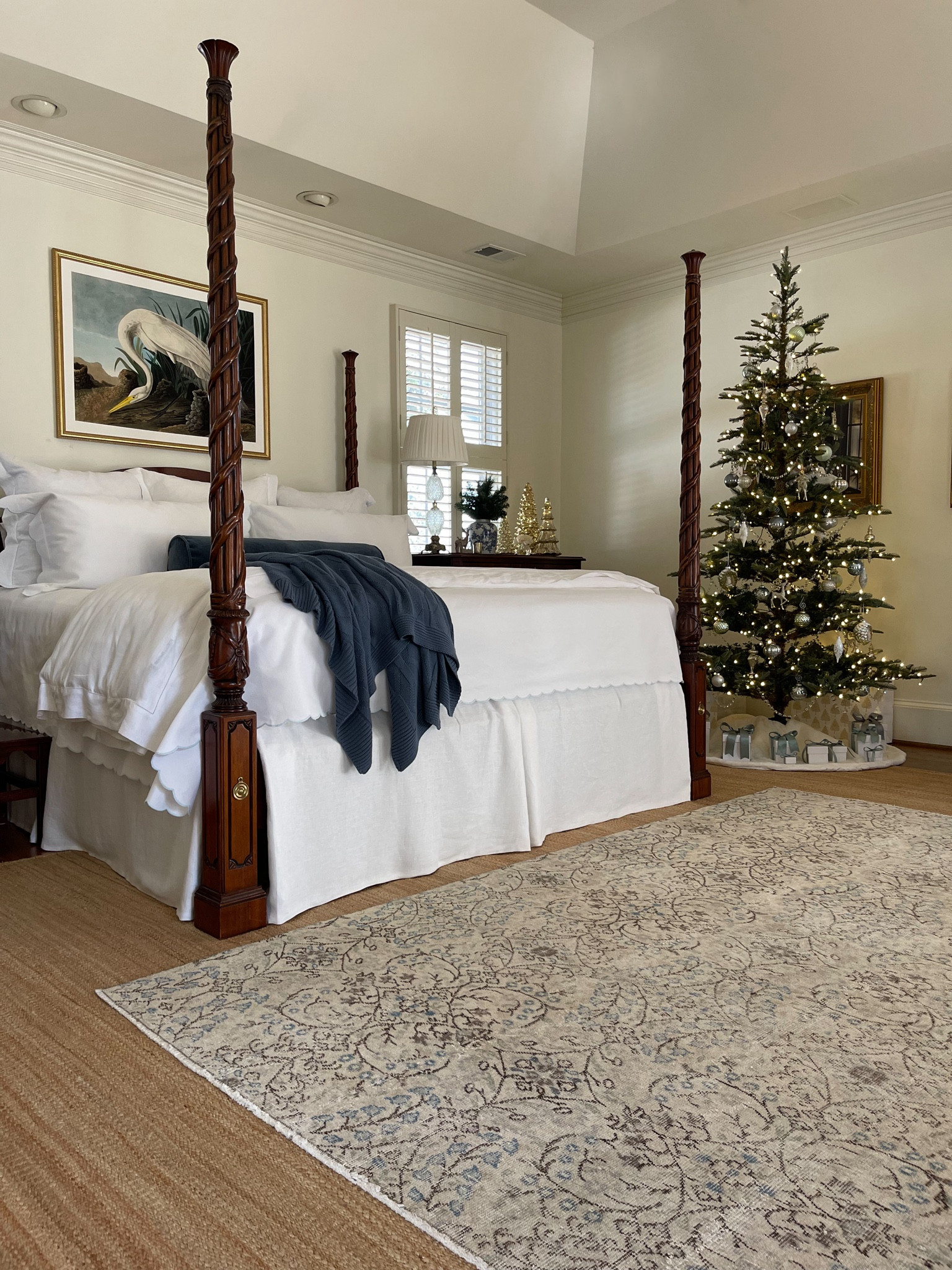 Christmas in the Master Bedroom 🎄✨

#LTKHoliday #LTKstyletip #LTKhome