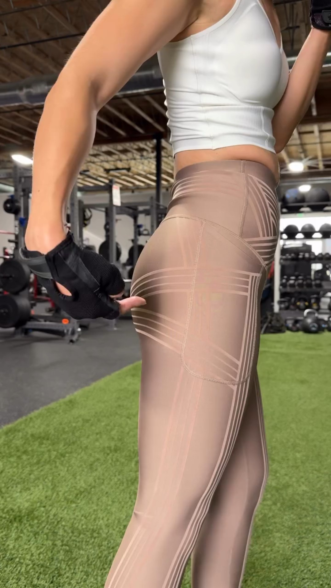 🍑 Booty lift + toned legs = workout goals! 💪✨ These built-in resistance band leggings make every move count!!!! 
Perfect for sculpting and shaping with ease.

Use my code “hutson10” for an exclusive 10% off 🛒
Plus, enjoy 30-day free return policy!
no worries, just results!

👉 Try this quick workout and feel the burn 🔥

Comment “shop” for the link!🔗 

@fankaofficial 
#fanka #movewithfanka
