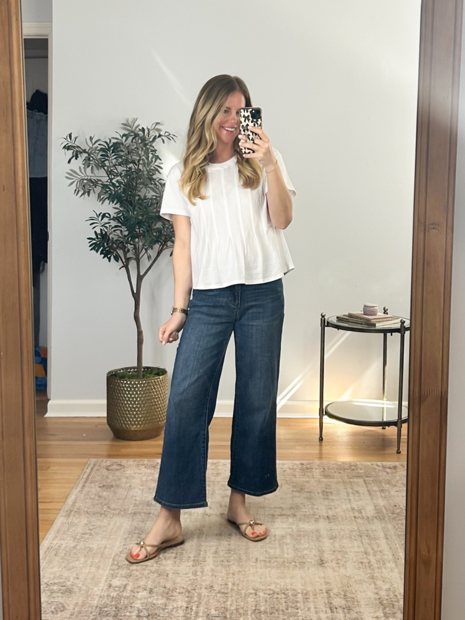 Cute casual outfit! I absolutely love this tea and will definitely be getting it in more colors! Wearing a size small.

#LTKgrwm #LTKootd #LTKSaleAlert