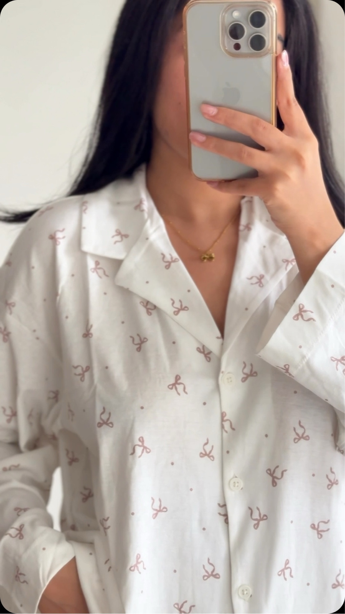 new favourite pyjamas 🎀🤍

Comment “bow” to get the pyjama links 🫶

#lifeinmonogram #bowpyjamas #ribbonpjs #cutepyjamas #cutepjs #hm #hmxme #girlygirl
#pinterestinspired #pinterestaesthetic #viral #instareels #viralpyjamas #hmfinds #wishlinked #h&mfinds #thatgirl