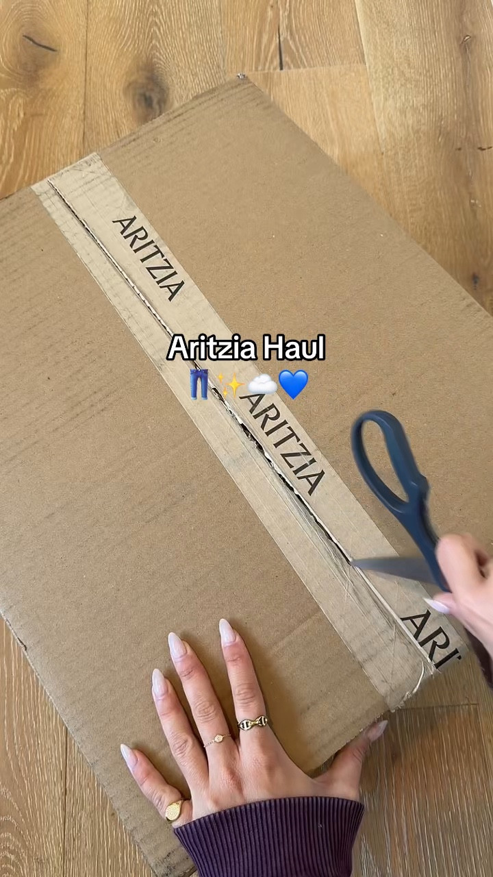 Aritzia Haul 👖✨☁️💙 I will post a try on soon! 

@Aritzia 