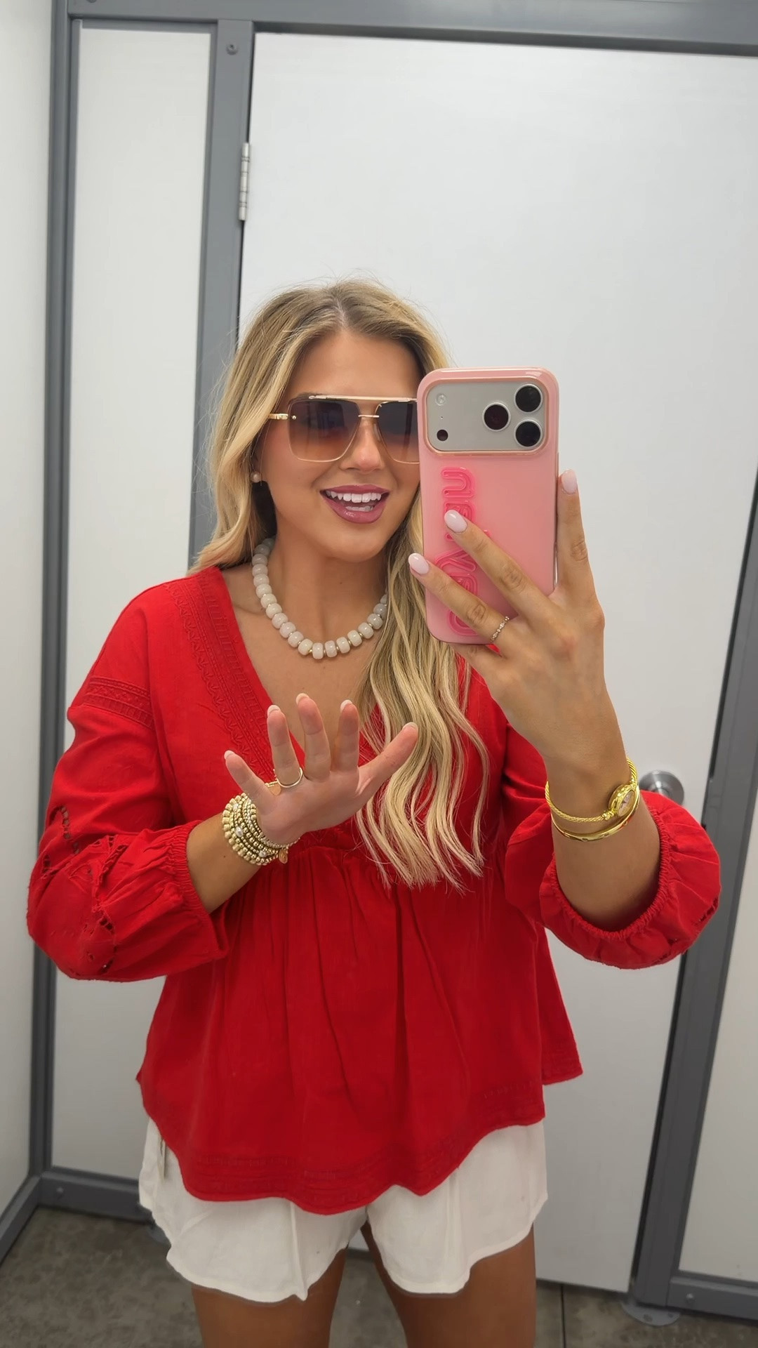 I’m in love with this little red blouse! It looks so expensive!!

#walmartfashion