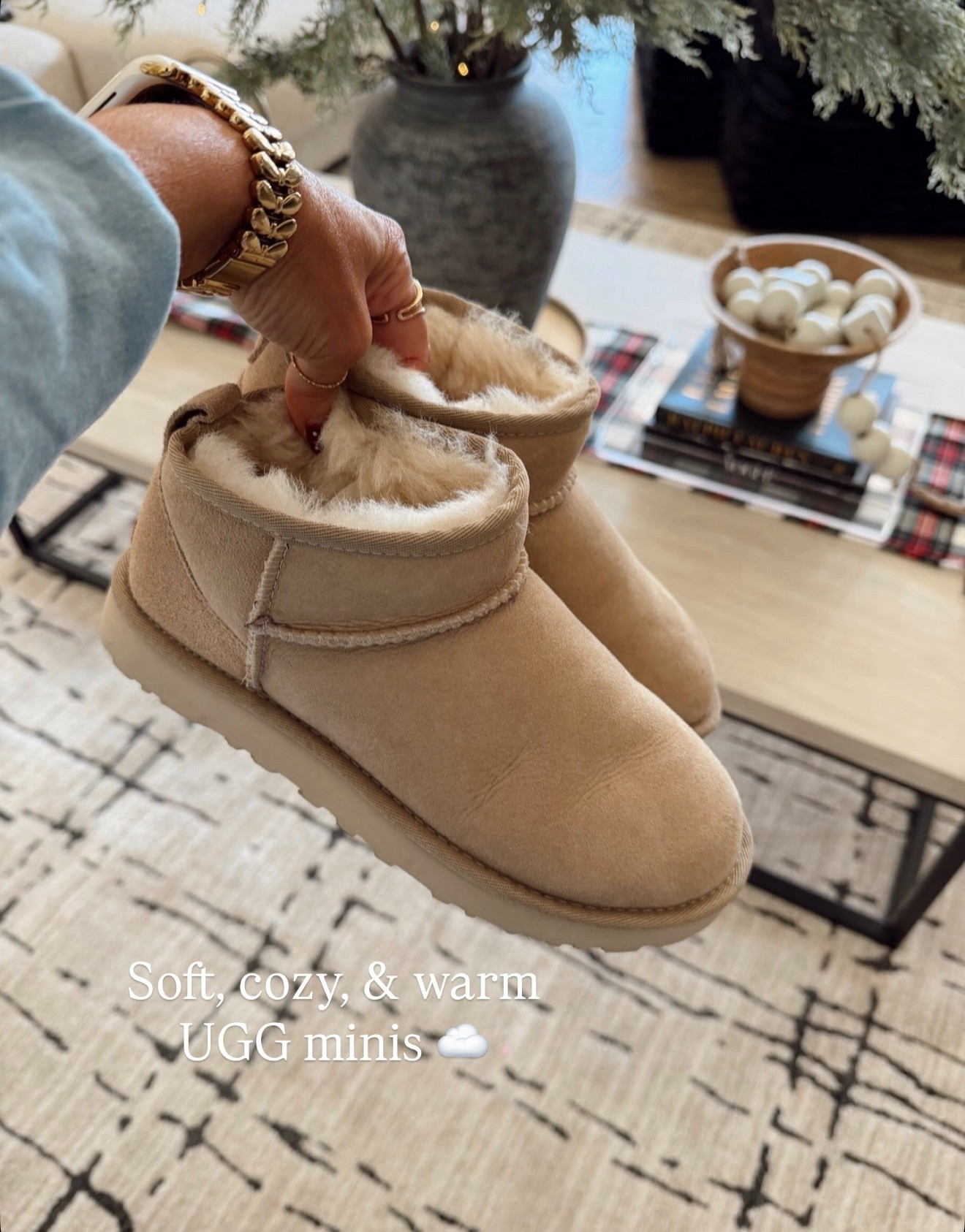 Ugg minis 

#LTKHoliday #LTKCyberWeek #LTKGiftGuide