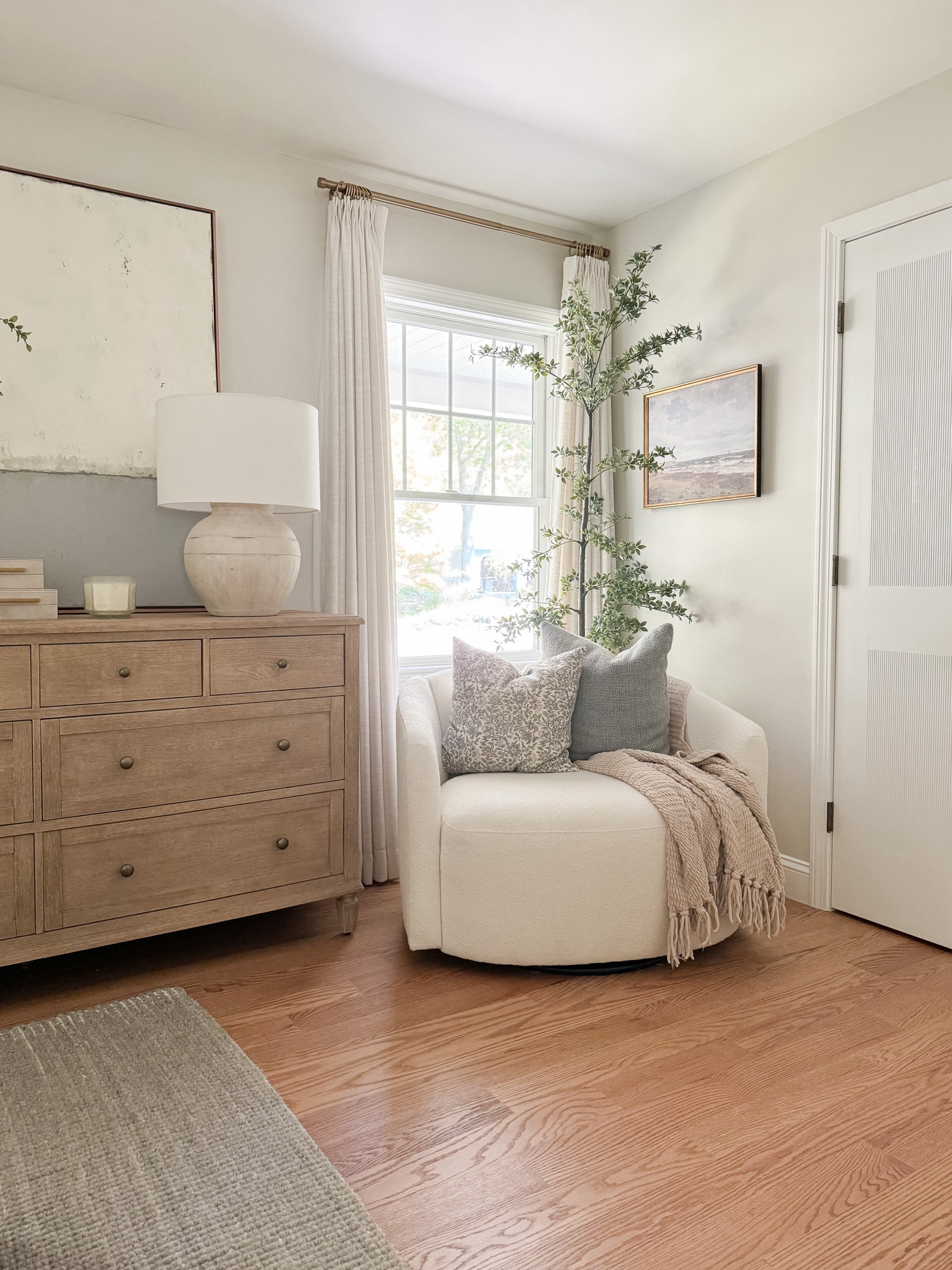 Beige Swivel Chair

accent chair, walmart accent chair, wood dresser, handmade lamp, landscape art, gold art, knit blanket, pottery barn, memorial day sale 

 

#LTKHome #LTKStyleTip #LTKSaleAlert