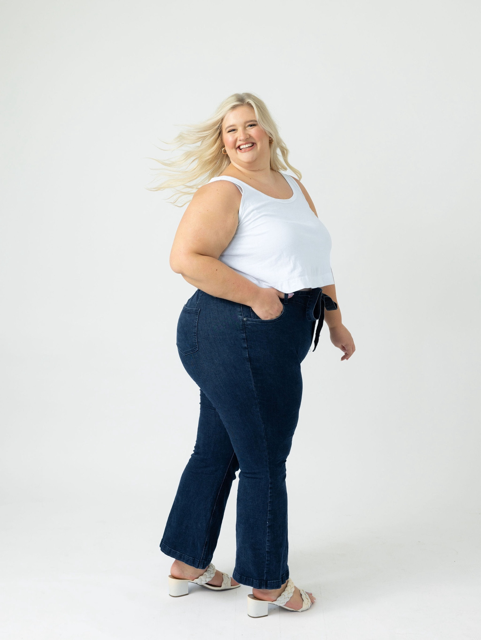 Plus Size Model Studio Shoot, Curve Model, Studio Shoot, Photography, Plus Size Modeling, Studio Photoshoot Ideas, Print Model, Plus Size Print Model, Blonde Plus Size Model, Plus Size Jeans, Plus Size Tops, Plus Size Florida Model