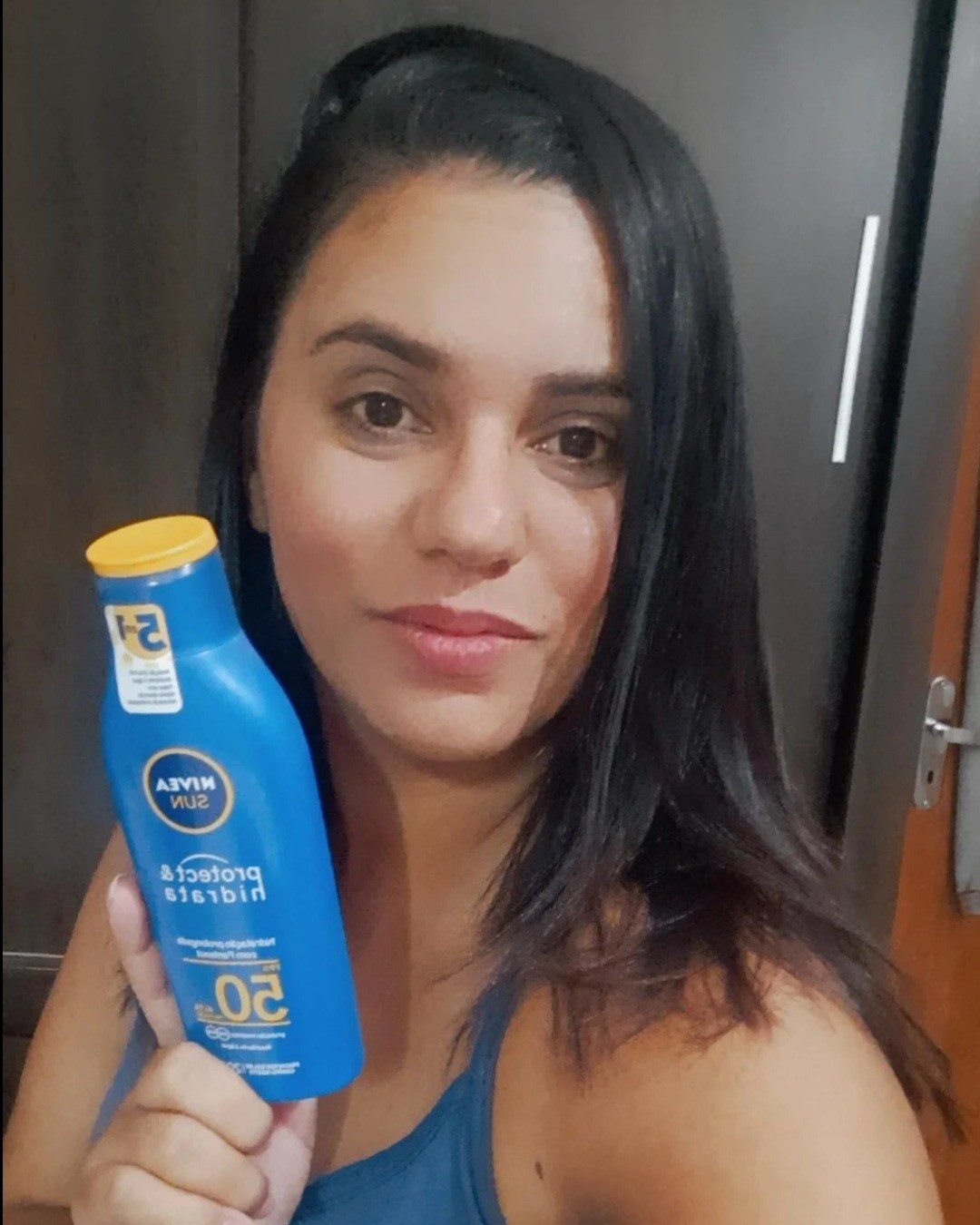 Minha gente linda  olha essa dica maravilhosa para vocês !!Não dava nada por esse protetor mais o bichinho é  bom viu.Realmente protege, toque super mega seco, eu tenho a pele do rosto oleosa e depois de aplicar minha pela ficou sequinha nada pegajosa.Para quem não tem condições de investir em um protetor melhor esse é  ótimo. 

#LTKbeauty #LTKfamily #LTKbrasil