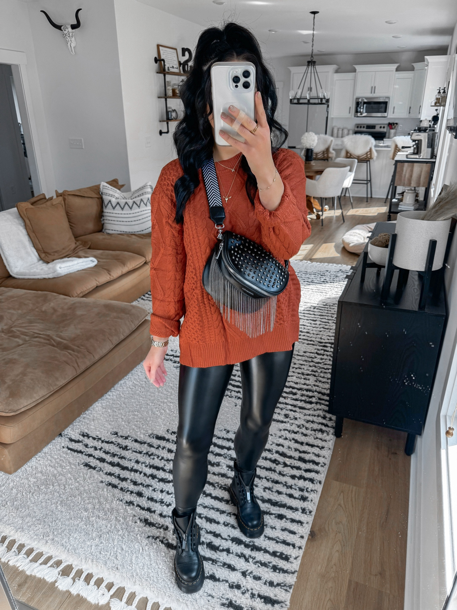 Edgy Fall Outfit 🖤

Sweater — medium (I sized up one for a more oversized fit)
Leggings — small

The easiest way to throw together an edgy fall look (that’s still comfortable!) is with some faux leather leggings and a chunky oversized sweater 🖤 I love the cable knit detail on this sweater (I already ordered some more colors — it’s so cozy!) and it’s the perfect legging friendly fall find 👏🏼 paired it with some faux leather leggings & it covers the booty perfectly! Threw on my platform docs & my studded fringe belt bag to finish this edgy look! 



#LTKFindsUnder100 #LTKFindsUnder50 #LTKShoeCrush