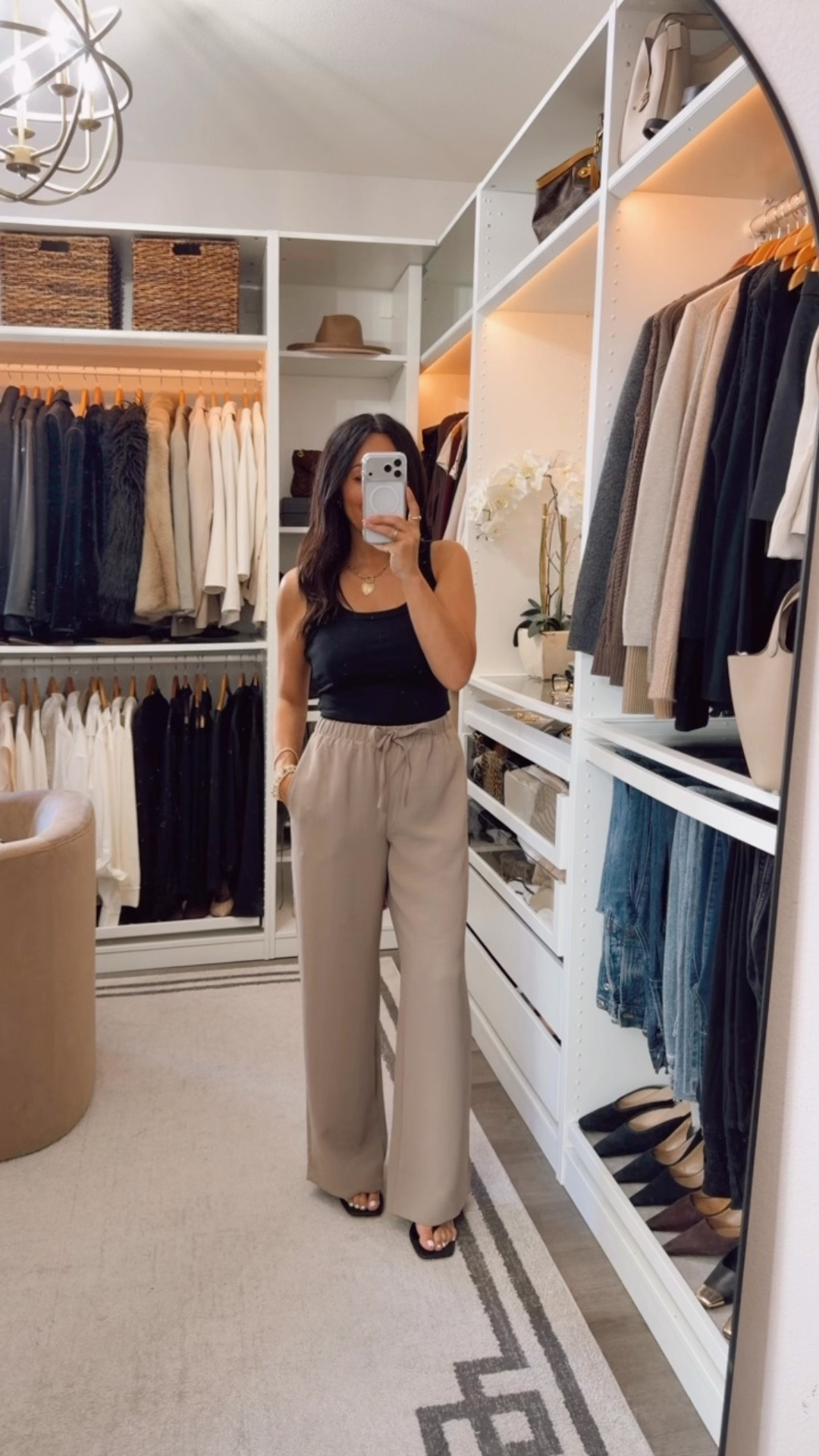 Viral lodge pants-  TTS
if you’re an @Aritzia insider they’re 20% off (today 6/14 last day of sale!)

#LTKootd #LTKOver40
