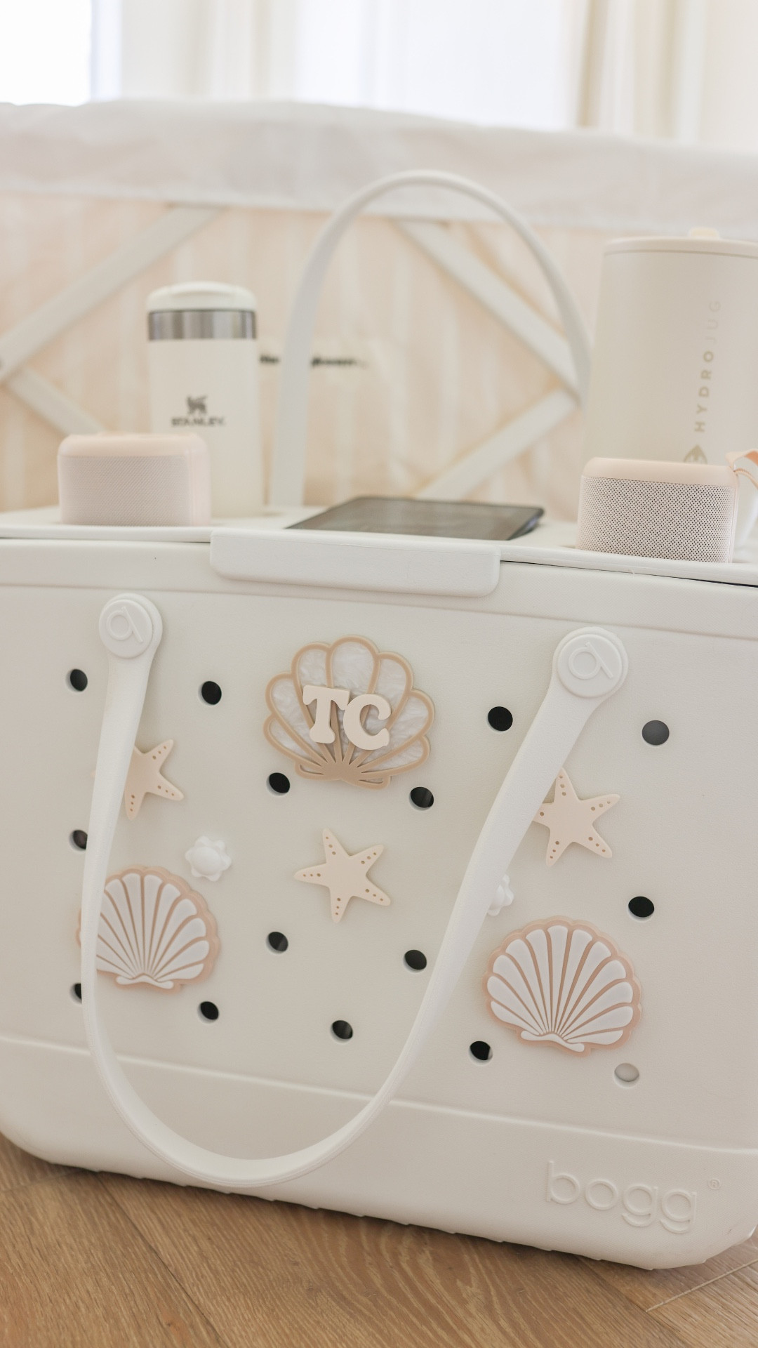 Pack my beach bag with me 

Bogg bag, Amazon finds, Amazon favorites, Amazon must haves, bogg bag accessories, bogg bag charms

#LTKStyleTip #LTKFindsUnder50 #LTKSwim