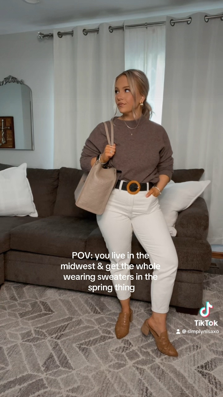 Wearing 27 x-short curve love

Cream jeans, cropped jeans, Abercrombie jeans, curve love jeans

#LTKStyleTip #LTKVideo #LTKFindsUnder100