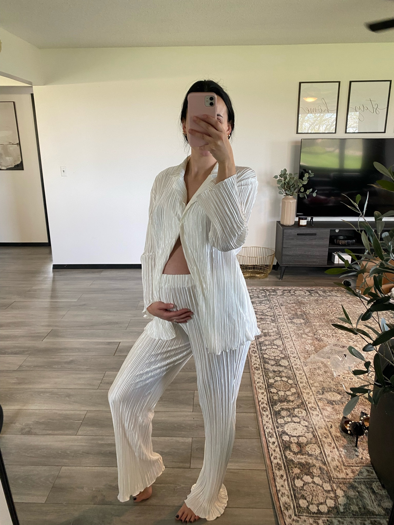 Bump friendly maternity fit or bride fit! Quality is amazing! Size small:)

#LTKFindsUnder50 #LTKBump #LTKWedding