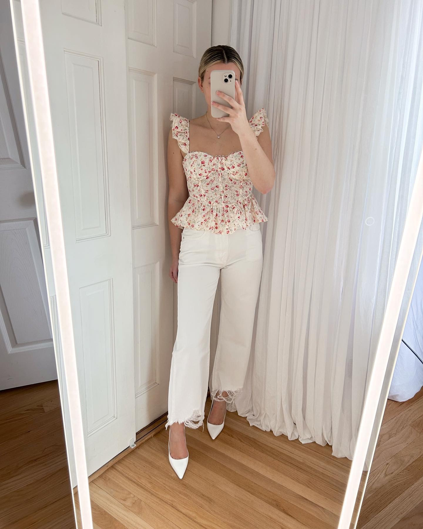 Cute spring outfit, floral top, white jeans, summer outfit, country concert outfit 🌸

#LTKfindsunder100 #LTKstyletip #LTKfindsunder50