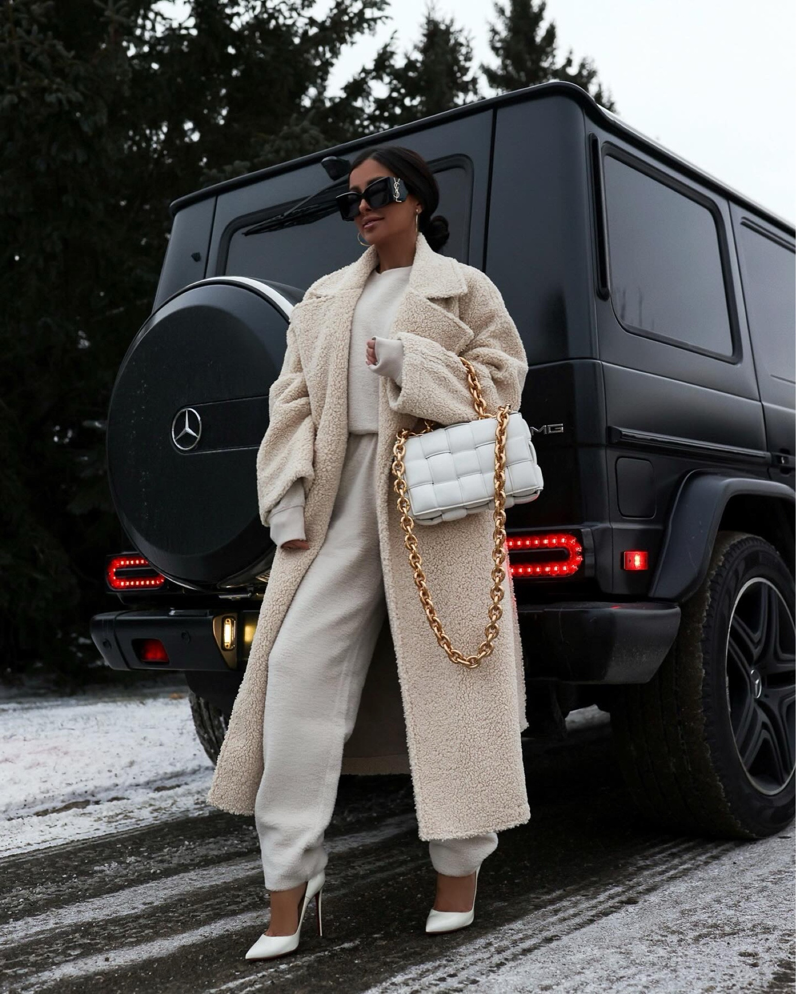 Cozy weekend outfit
Teddy trench coat
Fleece sweater
Fleece pants


#LTKStyleTip #LTKSeasonal #LTKFindsUnder100