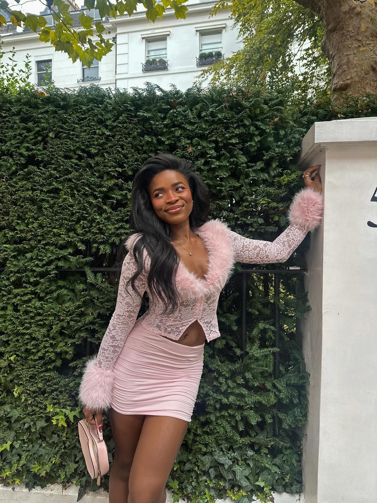 hi barbie 🎀 @ohpolly 

ad | manhattan muse collection 💞

#ohpolly #softblackgirl #autumninlondon #pinterestgirl #onwednesdayswewearpink