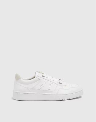 Pull&Pull&Bear lace up chunky sneakers in white | ASOS (Global)