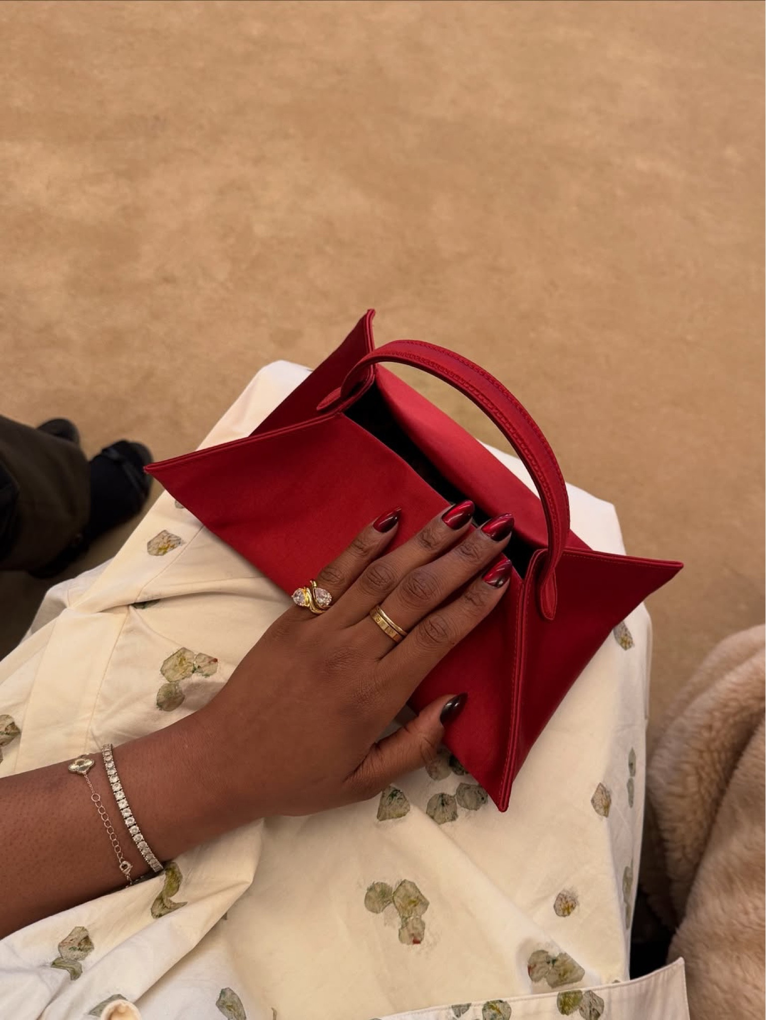 My favorite accessory moment from NYFW! Wearing the chicest red origami handbag from Altuzarra along with my favorite press on nails from kiss / target beauty. Linking these pieces below … 

For more links to date night outfits, silver hardware, gallery wall, valentines outfit women, knits and shawls, statement coat, vacation outfits beach, sunday hoodie,ui09bhn] follow me on LTK! ✨

#LTKSeasonal #LTKootd #LTKBeauty