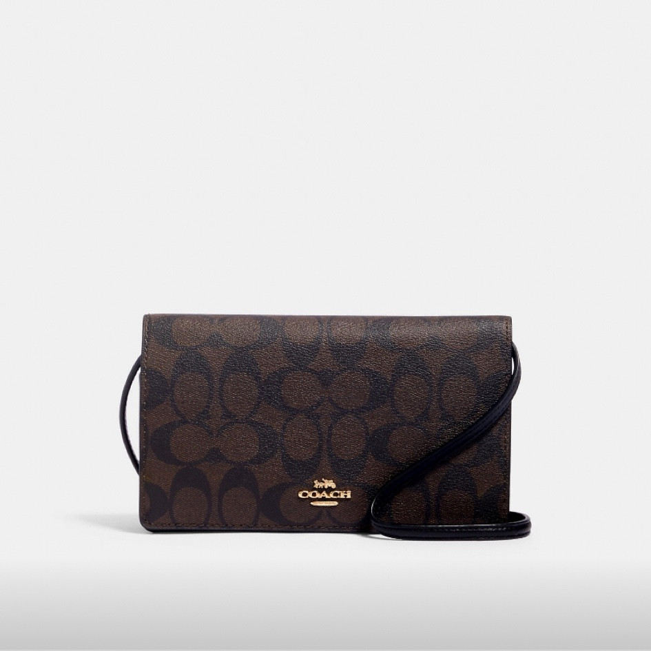 Coach foldover clutch #deepautumn #trueautumn #warm #seasonalcolouranalysis 

#LTKbag #LTKcanada #LTKstyletip