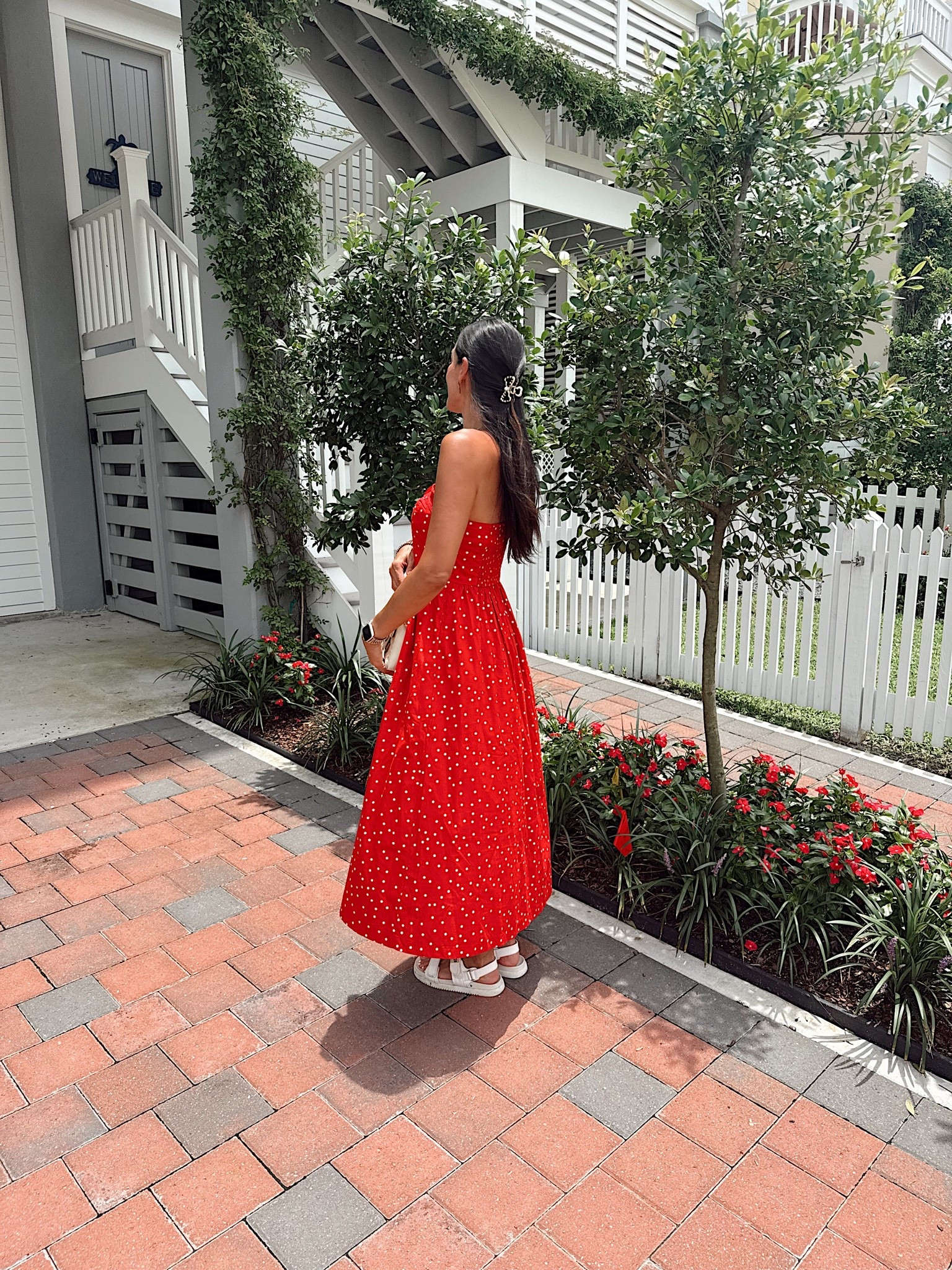 Small dress but runs big