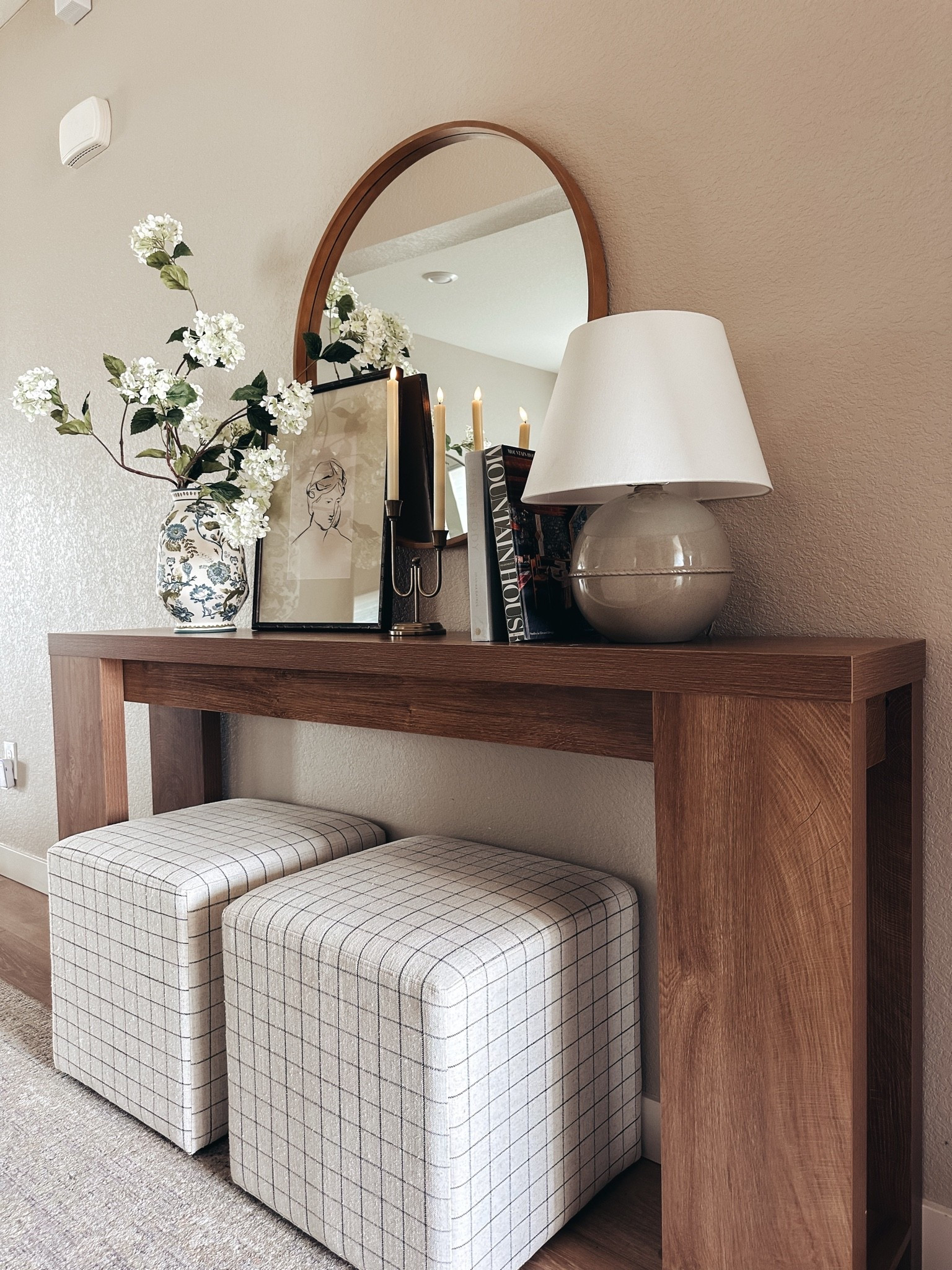 New entryway ❤️

#LTKSeasonal #LTKHome #LTKmomlife