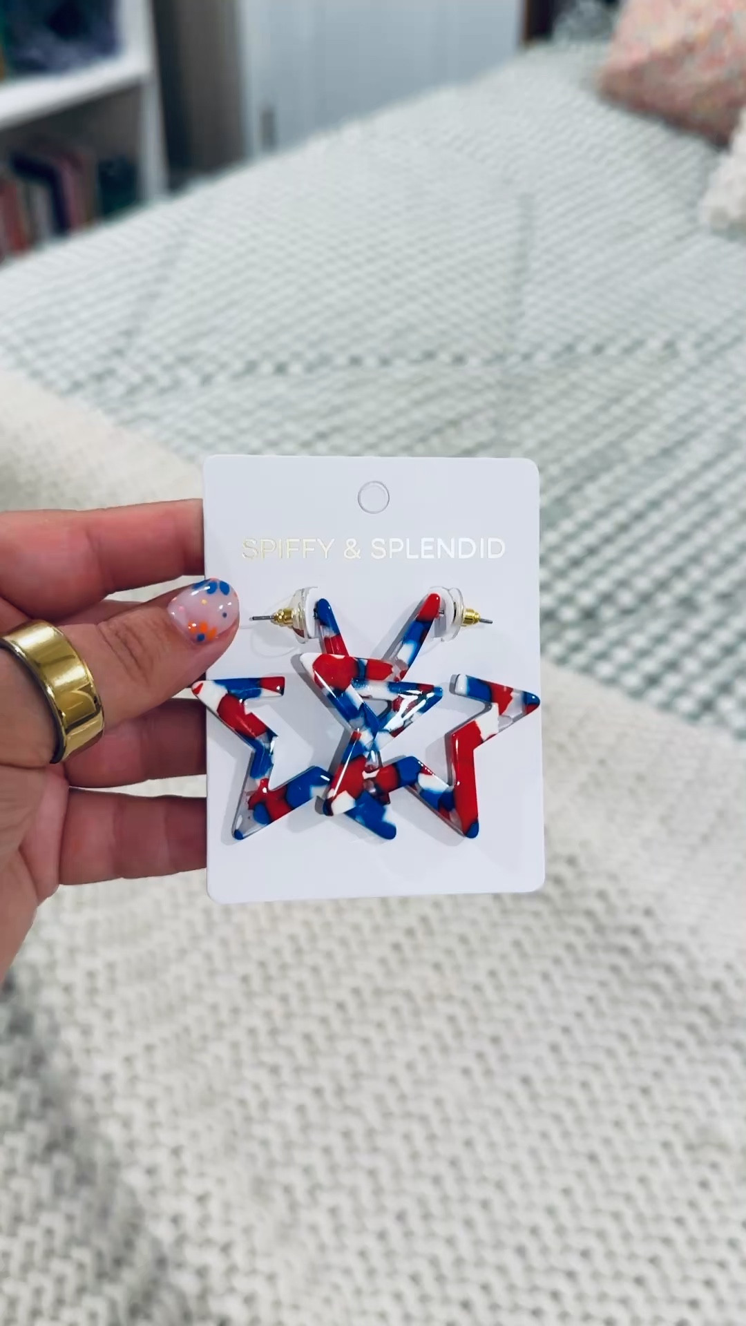 Loving these earrings! These are my school colors so they’re perfect & this star design is so cute!
use code SMALLTOWN10 for a discount on earrings! 

 