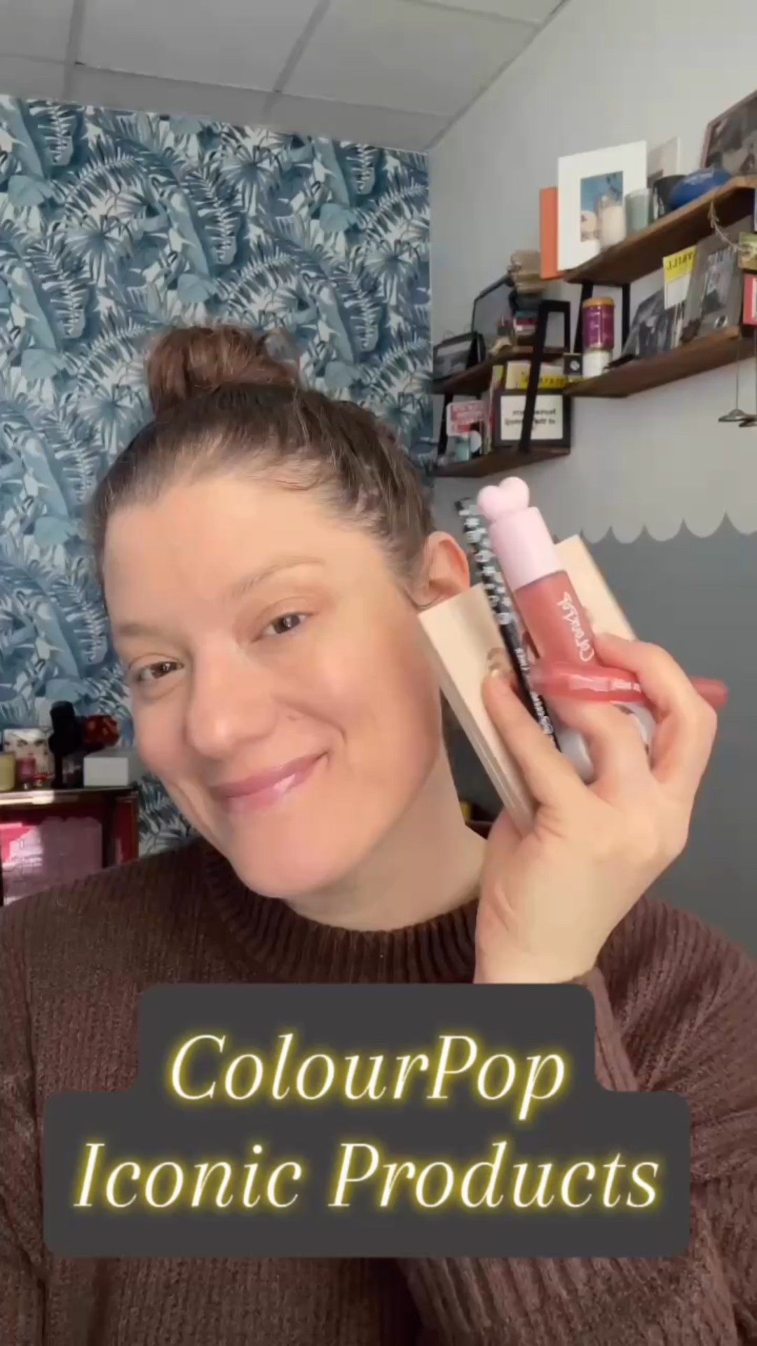 I’m covering ColourPop for this week’s episode of The Cosmetics Chronicles podcast so please enjoy their iconic products 🤩

Featuring:
✨Going Coconuts eyeshadow palette 
✨Super Shock Shadow in Ritz
✨Crème Gel Liner in Swerve
✨Weightless Liquid Blush in THX
✨Lippie Stix in Brink


#LTKBeauty #LTKGiftGuide #LTKdayinmylife