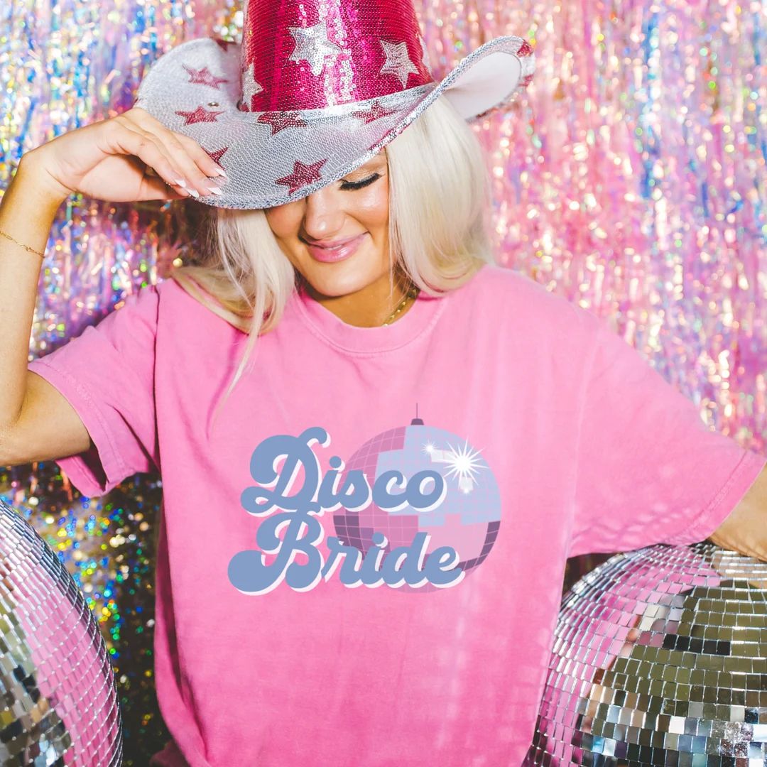 Comfort Colors Disco Bride Shirt One Last Disco Tshirt Retro Bachelorette Party Shirts Groovy Bac... | Etsy (US)