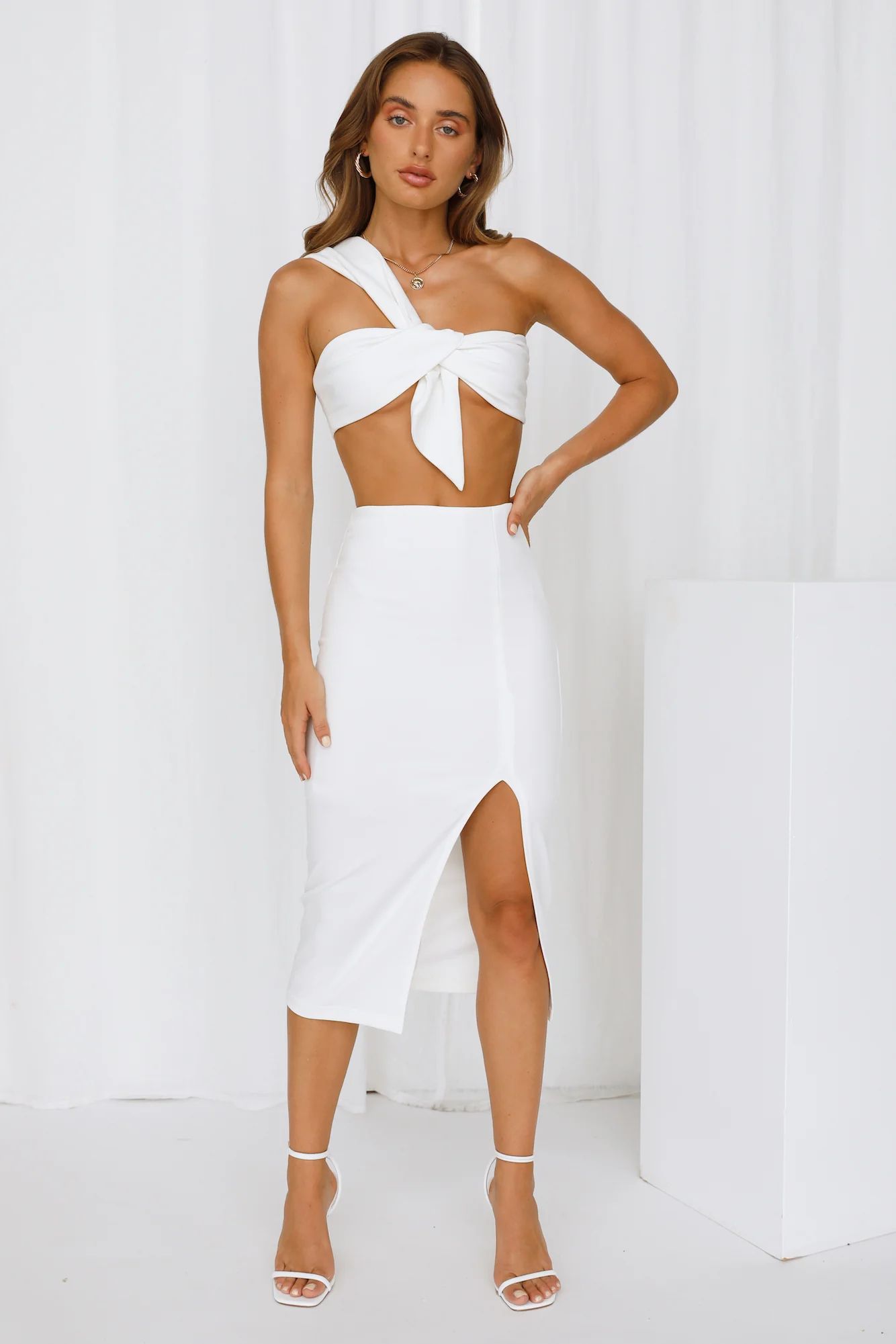Sway By Crop White | Hello Molly
