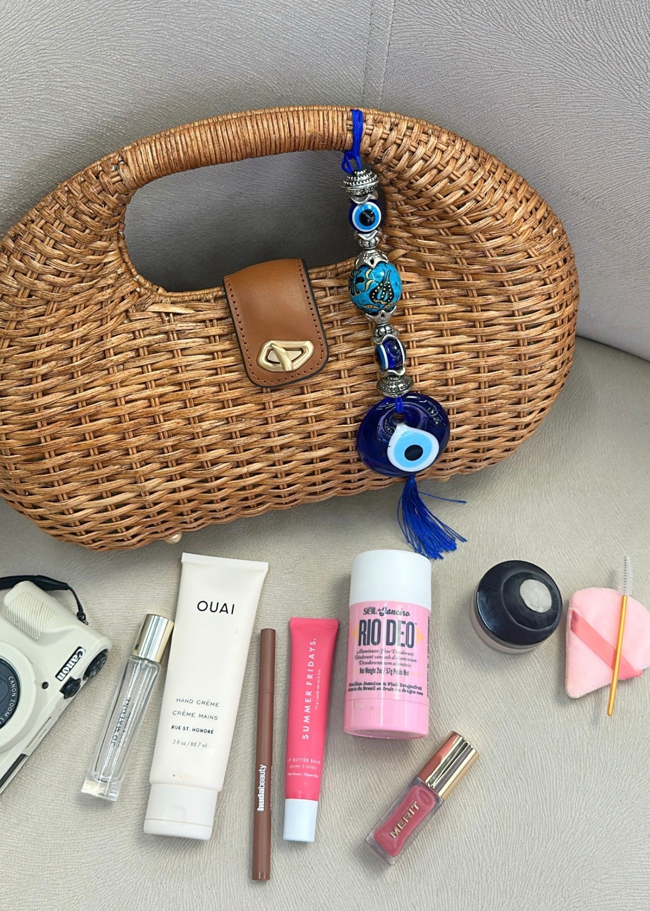 what’s in my bag? 🥰 some summer favorites. 


#summer #vacation 

#LTKSeasonal