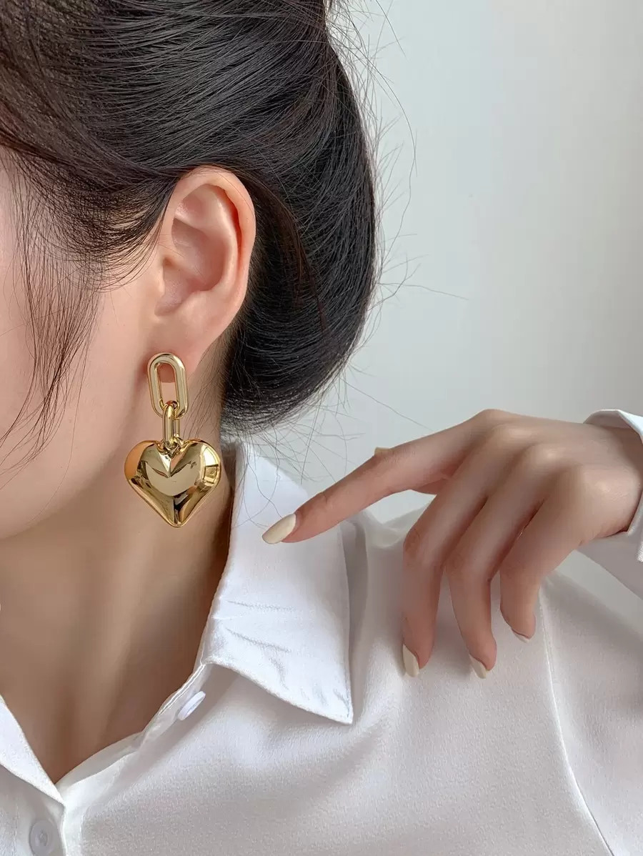 HomeJewelry & WatchesFashion JewelryEarringsDangle EarringsHeart Decor Drop Earrings | SHEIN