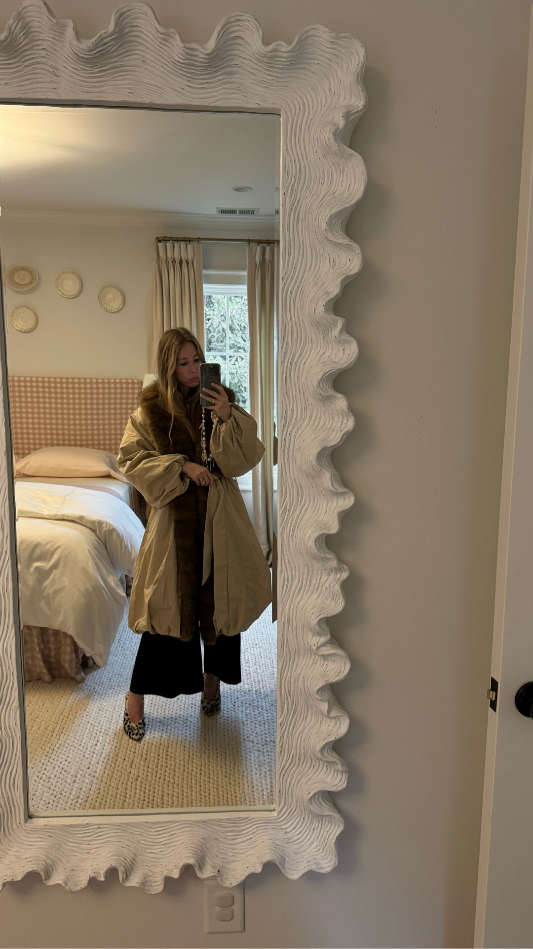 Trying on this gorgeous jacket! It’s a keep. Got the XS when it just restocked. 

#LTKdayinmylife #LTKootd #LTKgrwm