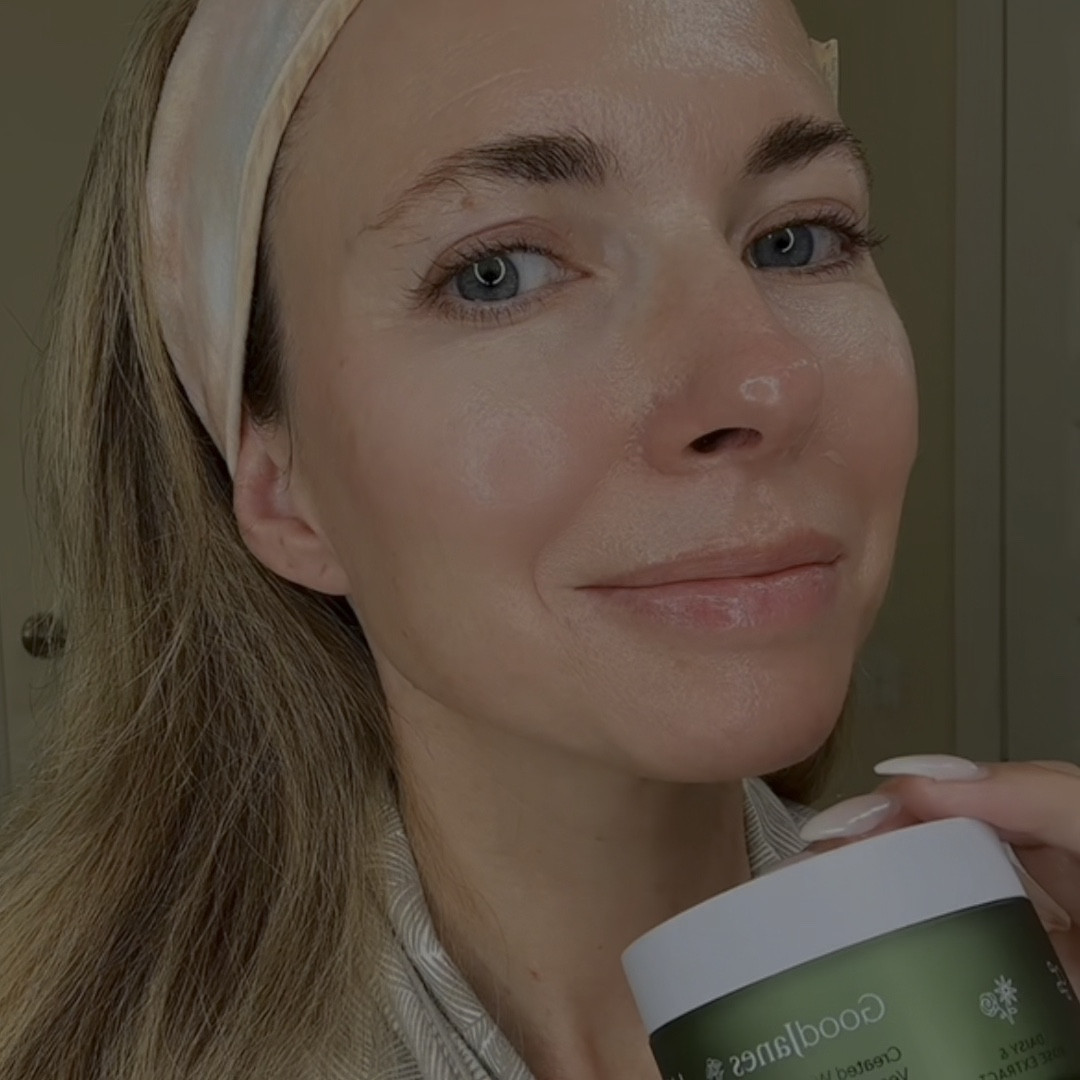 ✨ Discover the magic of GoodJanes moisturizer – it’s like a spa day for your skin! 🧖‍♀️

💧 Packed with powerful plant stem cells, it rejuvenates and firms your skin, giving you that fresh, radiant glow. 

💚 Plus, those peptides? They’re like little superheroes, smoothing out fine lines and wrinkles for a smoother complexion. 

🍊 And let’s not forget the Vitamin C – it’s your secret weapon against dullness and dark spots, leaving you looking bright and beautiful! 

✨ Ready to elevate your skincare game?  
