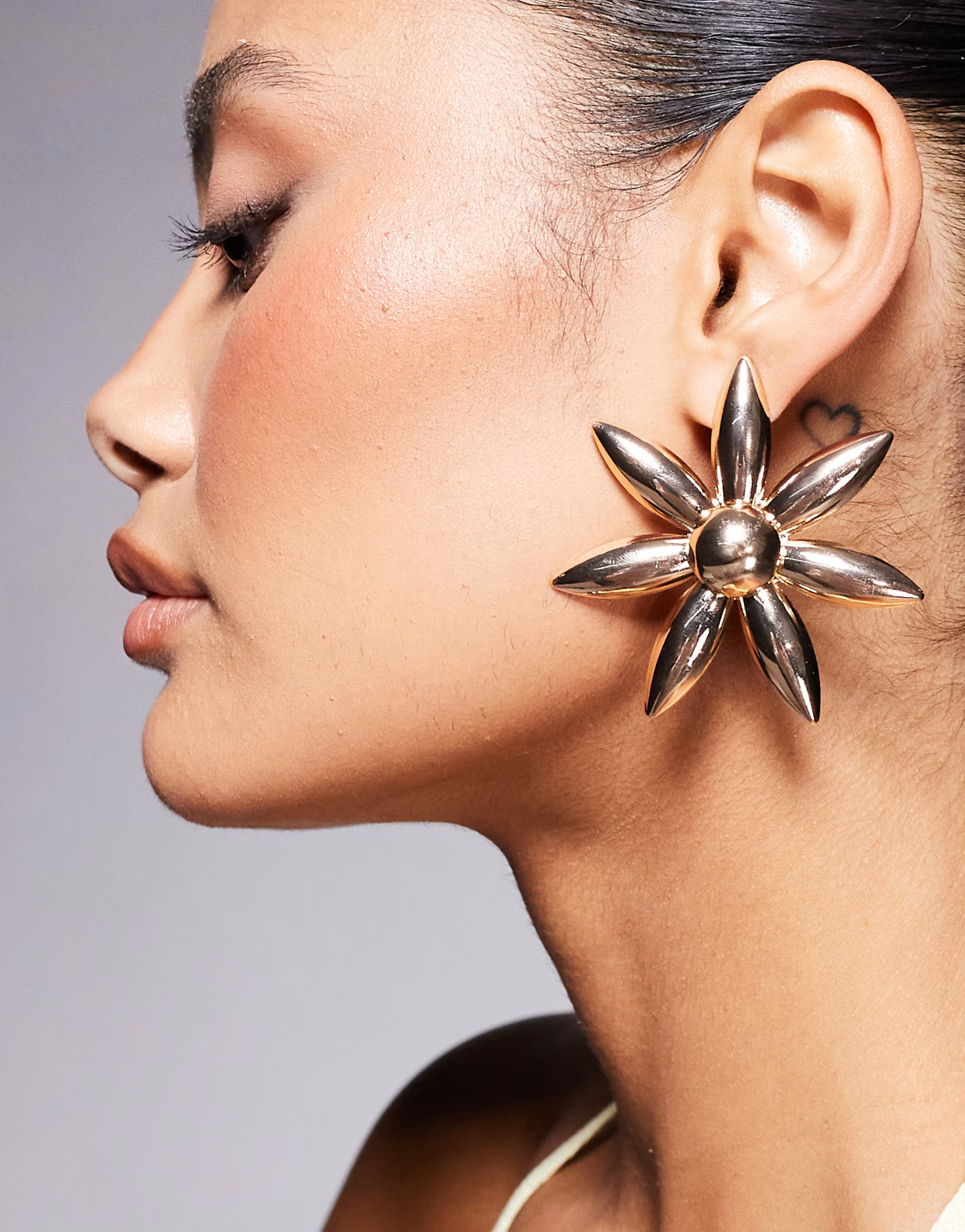 Kaiia oversized flower stud earrings in gold | ASOS (Global)