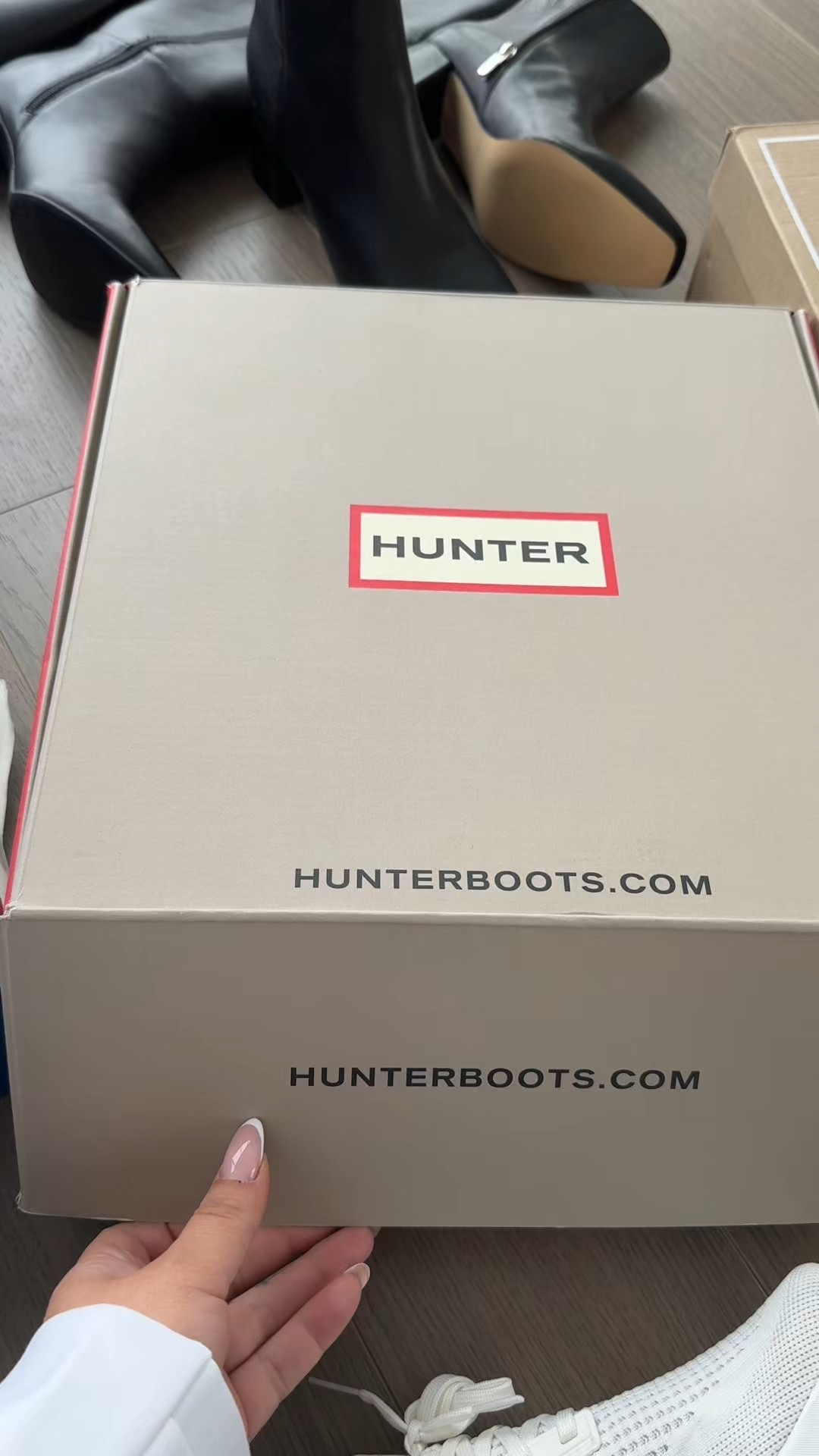 THESE BOOTS ARE EVERYTHING!!!!! 10000/10 recommend!!! And they come in other colors too! 

#LTKGiftGuide #LTKHoliday #LTKootd