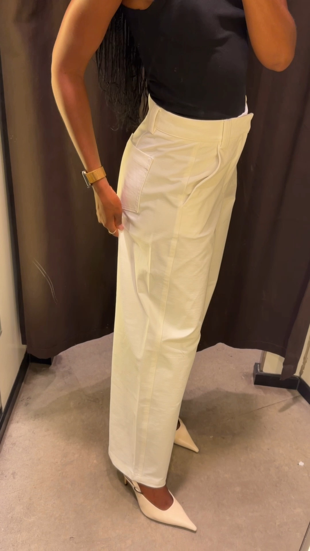 Zara barrel trousers that are actually petite friendly 🤍 I’m 5’2” wearing size XS. Love the relaxed barrel leg silhouette, high waisted fit and the way they sit perfectly without looking overly long on a petite frame.

If you’re looking for Zara trousers, Zara barrel leg trousers, petite trousers, white trousers, wide leg trousers, neutral trousers or petite friendly pants, these are definitely worth checking out!

#zara

#LTKpetite #LTKstyletip #LTKeurope
