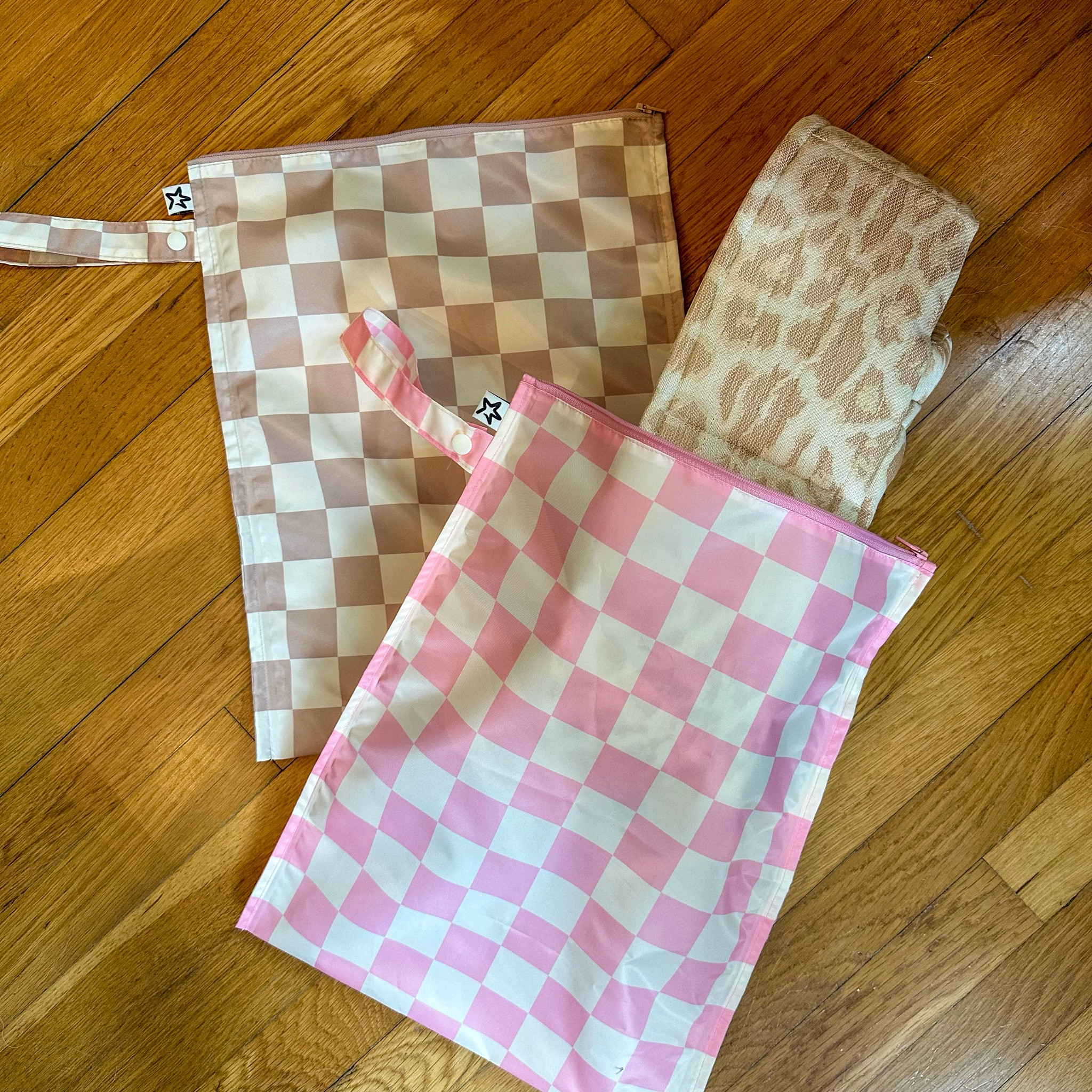 Amazon Wet Proof Bags are perfect travel bags for your baby carrier!

Throw in your car or bottom of your stroller 👏🏼

#LTKBaby #LTKFamily #LTKKids