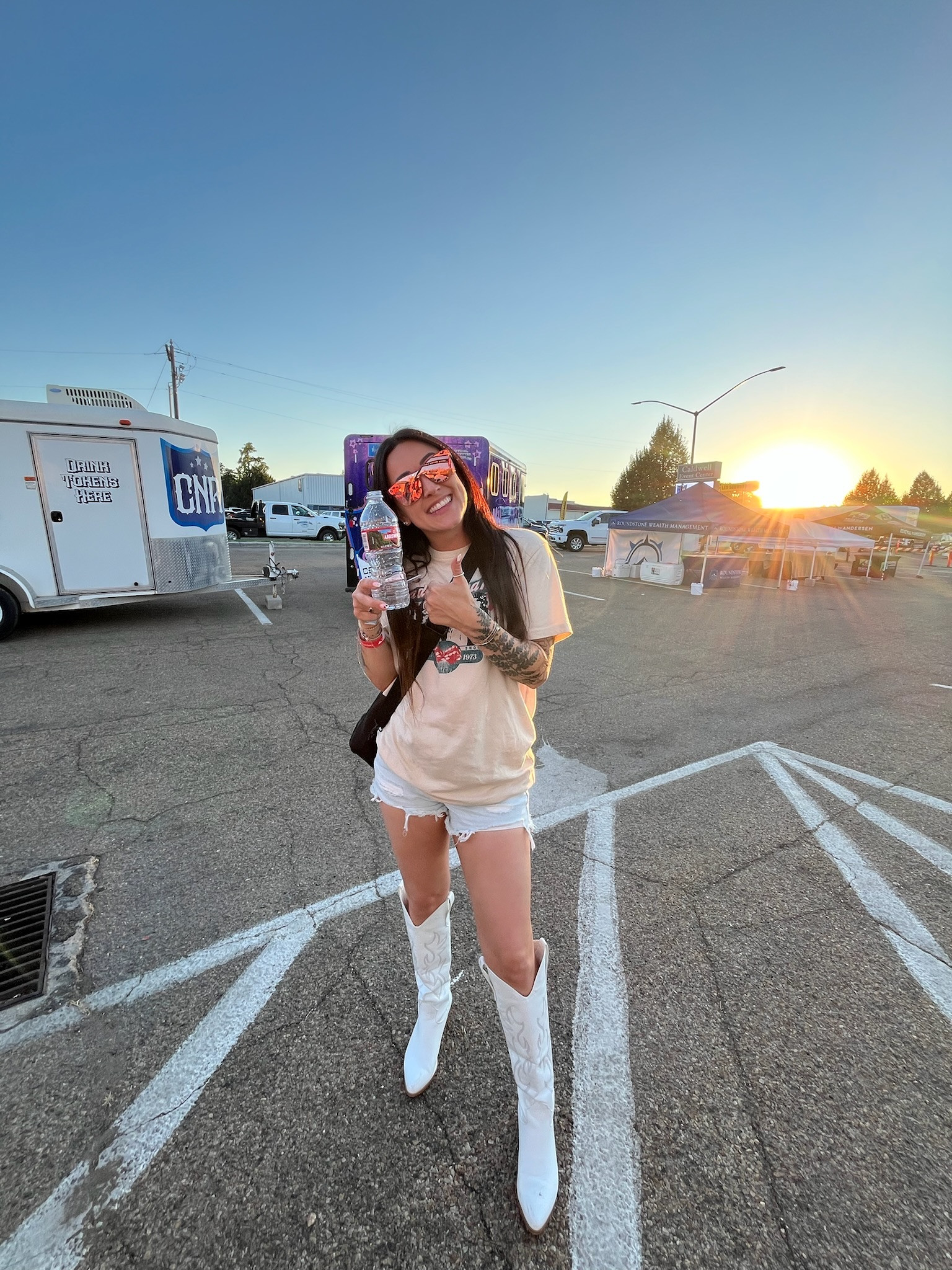 Country concert Cowgirl boots with short denim shorts


#LTKSeasonal #LTKPetite #LTKSaleAlert
