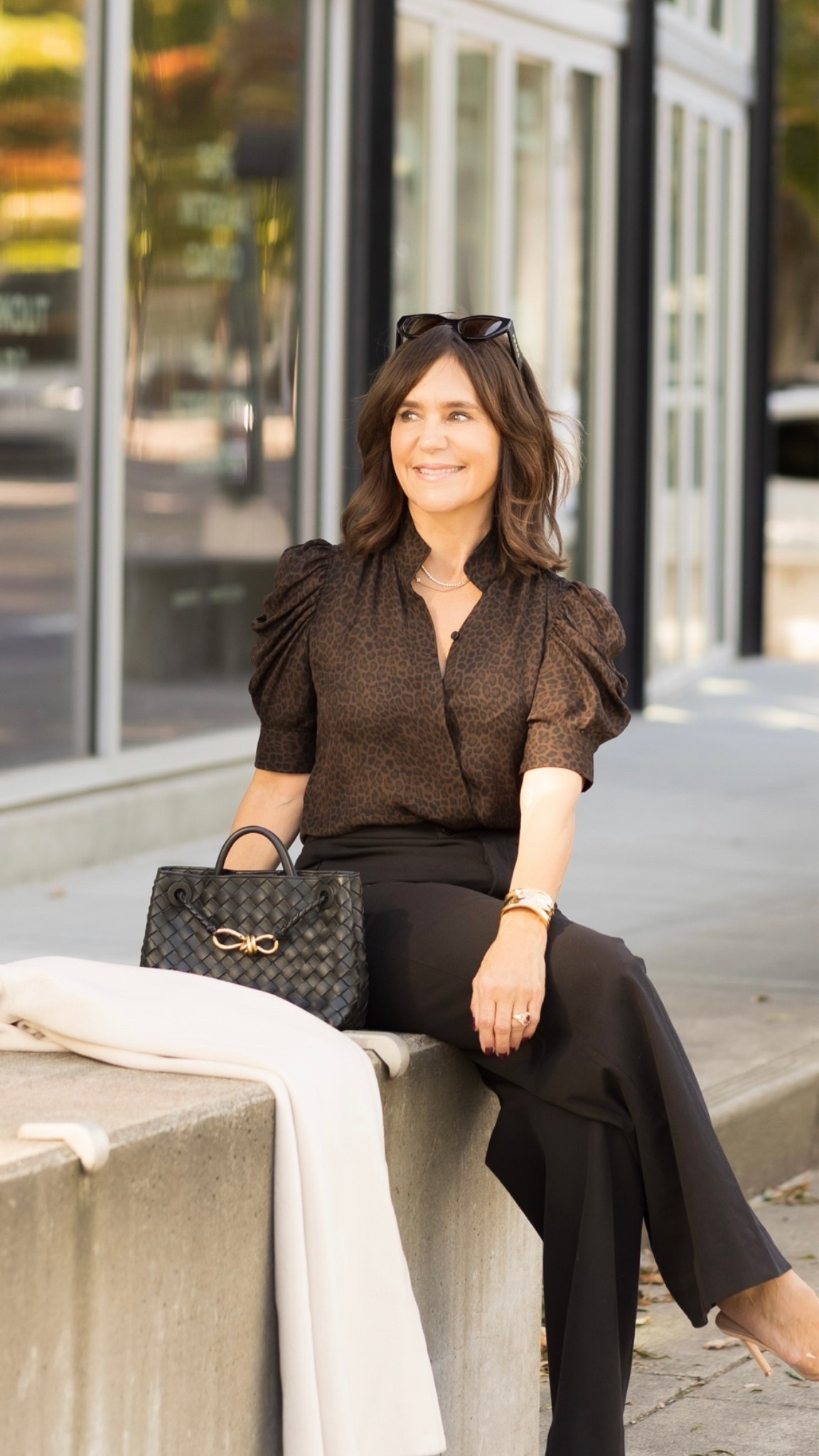 Frame just dropped a new leopard Gillian top and I’m obsessed! This top is so flattering. I own it in like 5 colorways now! Fit is true to size.