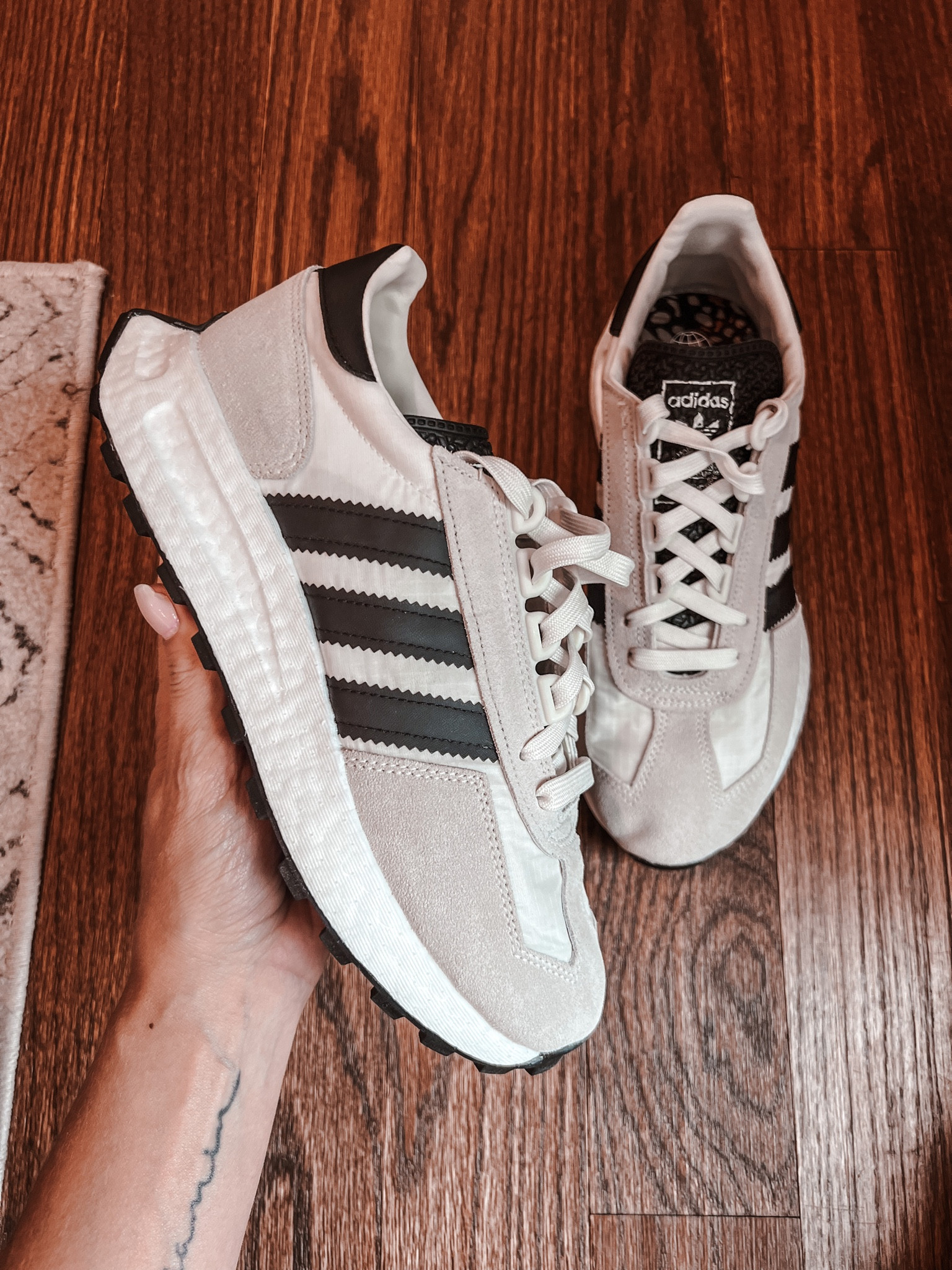 Super popular Adidas retropy sneakers, I recommend sizing down if you’re between sizes. I normally wear a 7 1/2 or an 8, but the 8 is too big for me 👟

#LTKshoecrush #LTKFind