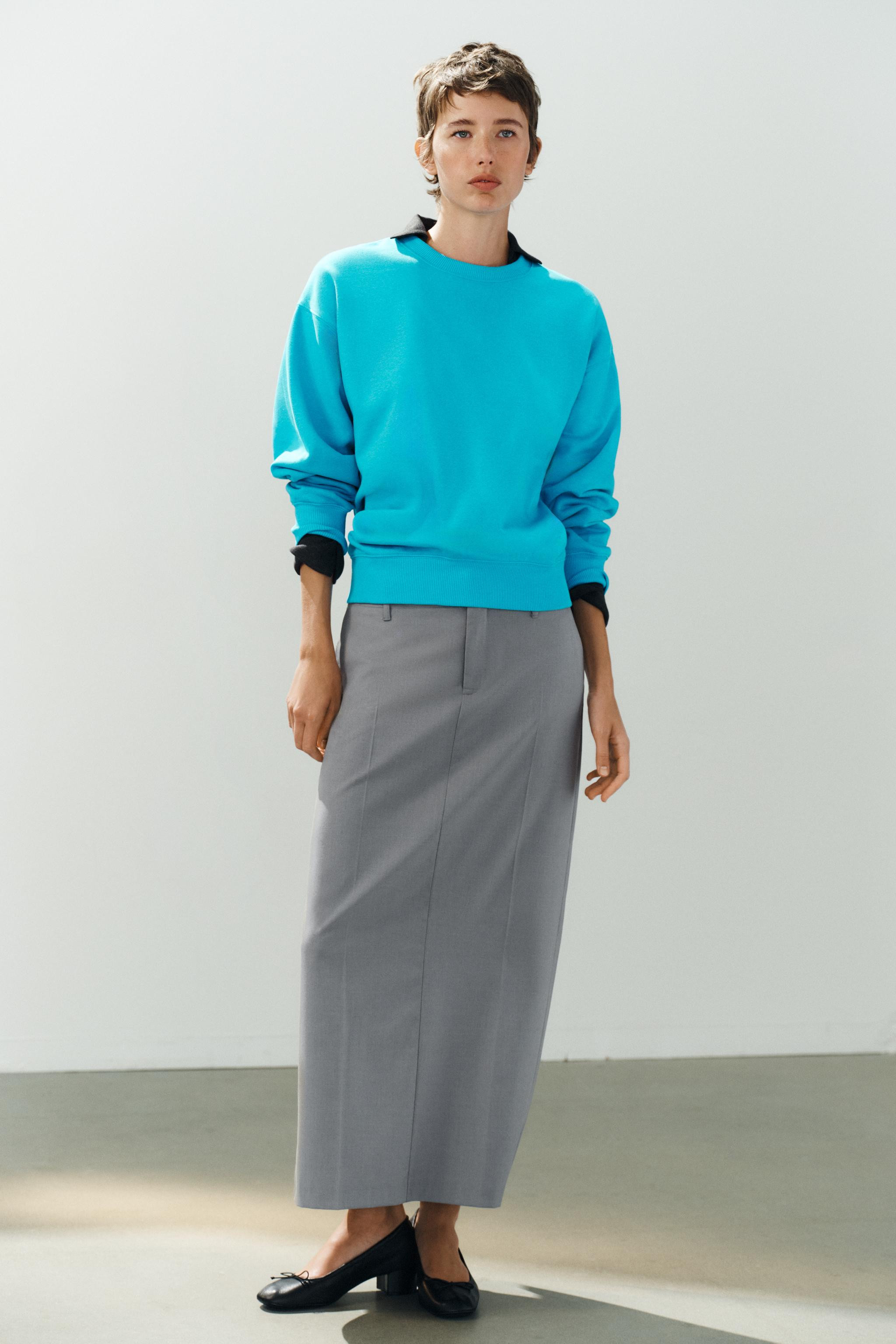 Sweatshirt made of cotton blend yarn. Crew neck and long sleeves. Ribbed trim. | Zara US