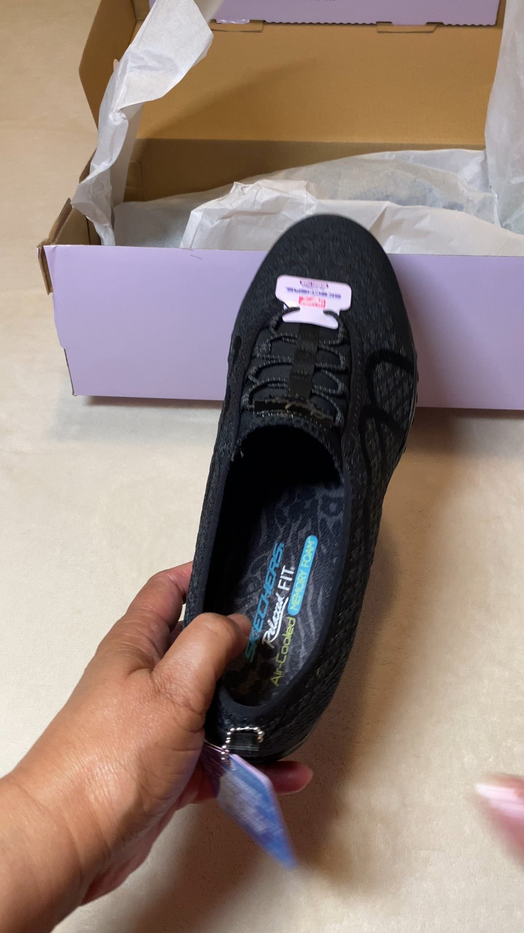 Love getting a new pair of Skechers 👣
They are so comfy


#LTKActive