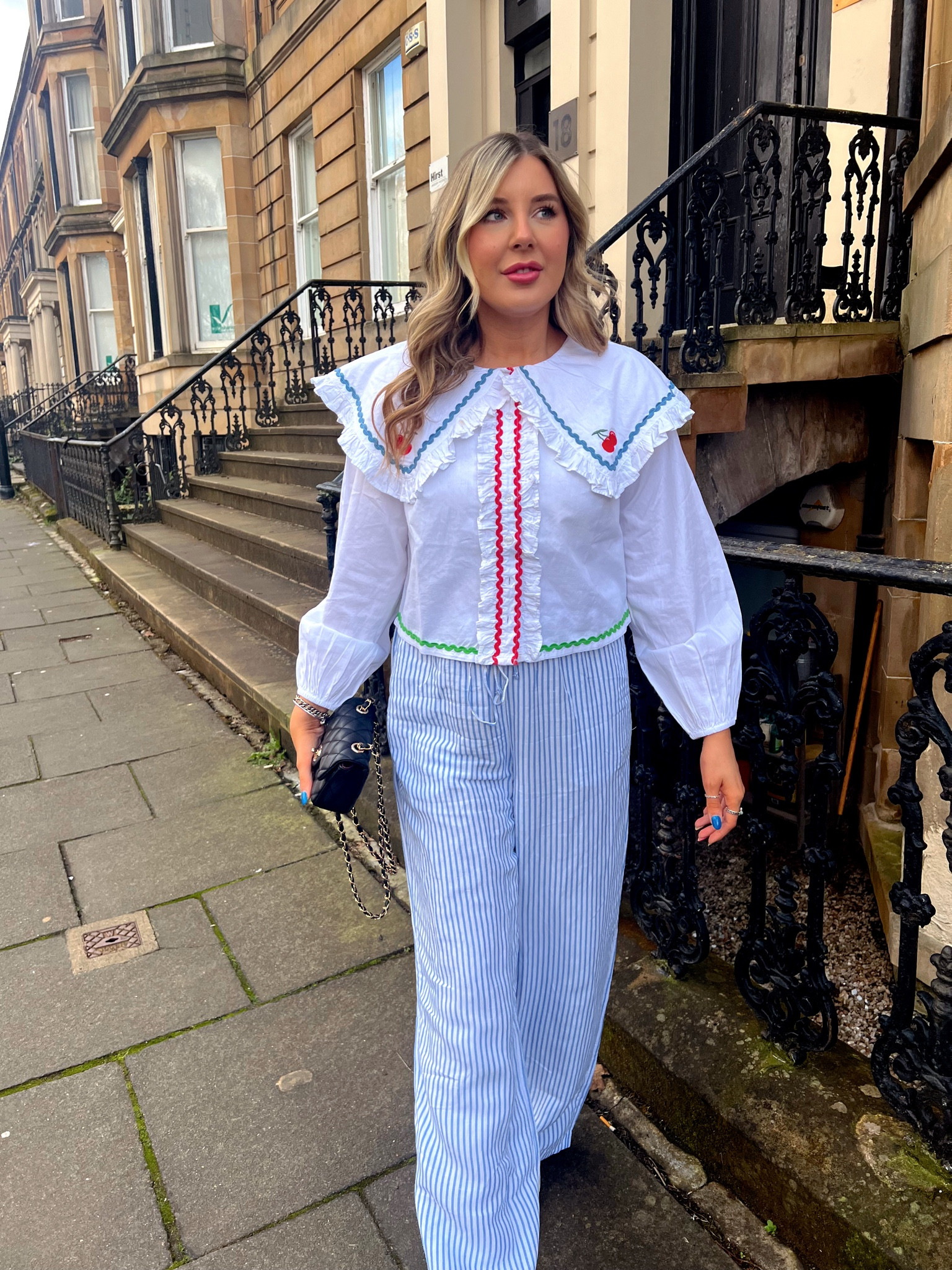 these trousers on repeat 🔁 

#LTKSeasonal #LTKmidsize #LTKstyletip