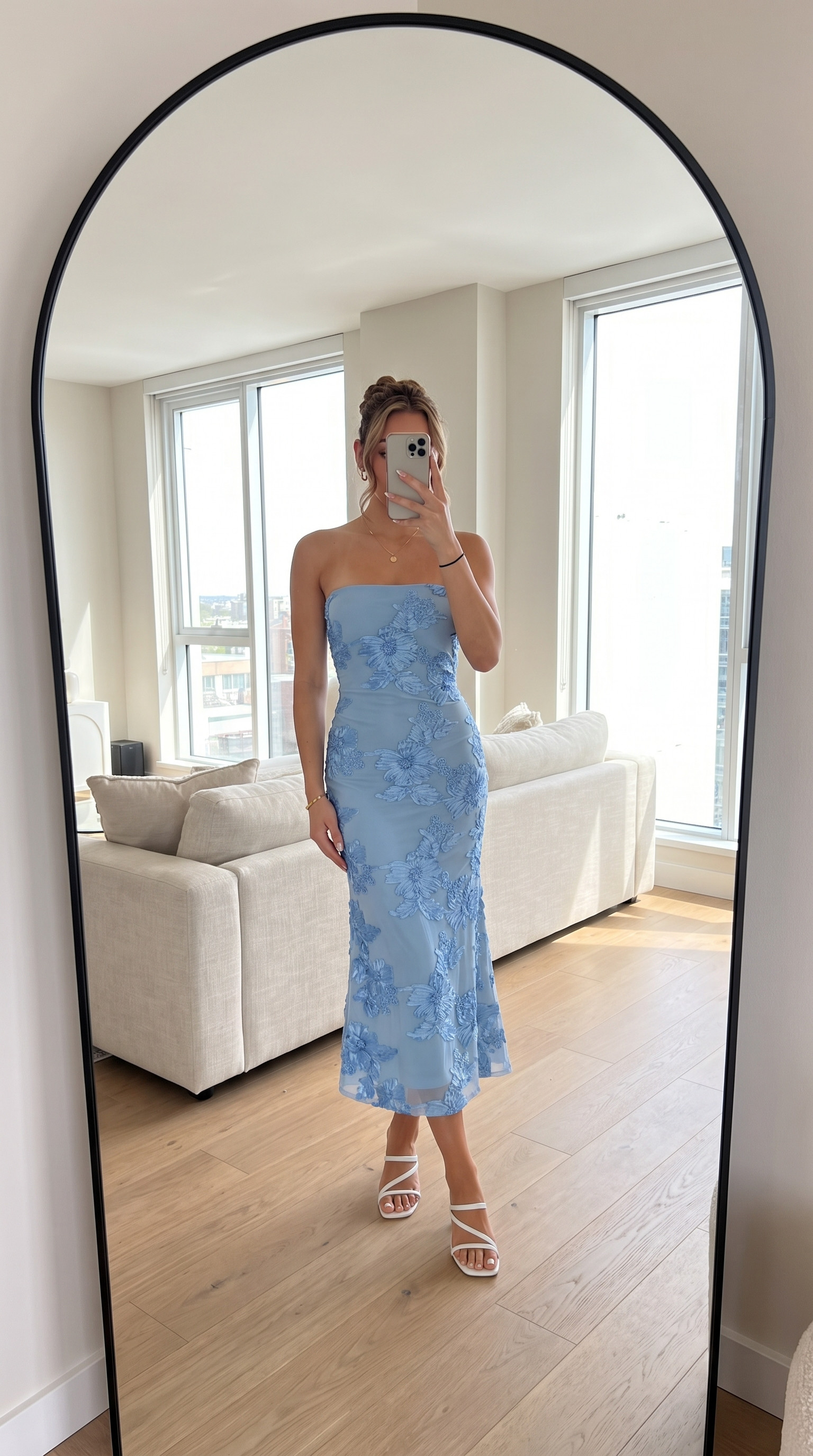 💐 Blue Floral Strapless Midi

This blue floral midi is giving luxury for less. 💙 The structured silhouette and textured floral print make it perfect for garden weddings, bridal showers, and spring celebrations.

✨ Linked here!

blue floral dress, wedding guest dress, garden wedding guest outfit, strapless midi dress, elegant floral dress, Amazon dresses 

 #LTKWedding